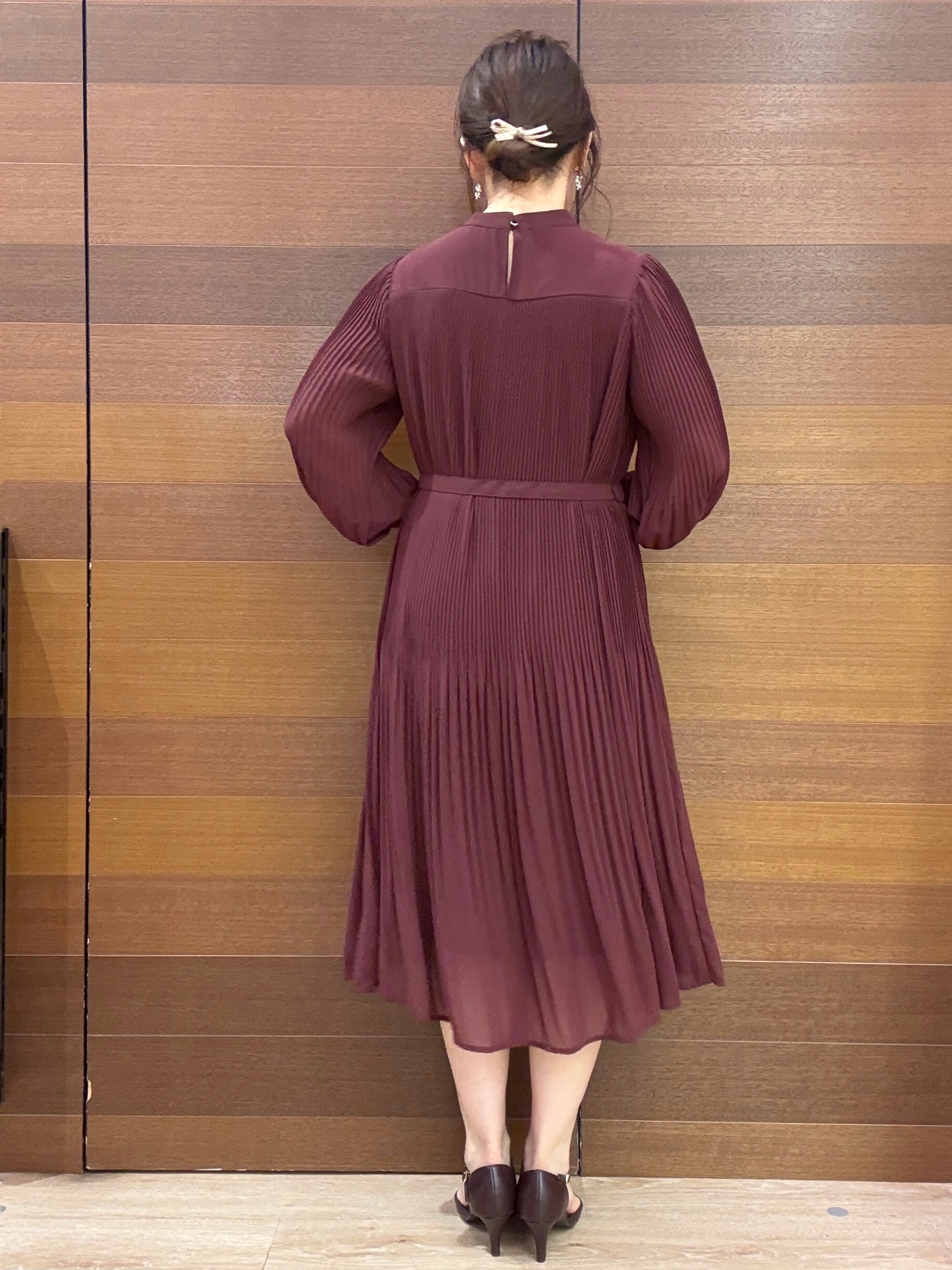 maichiさんの「OPAQUE.CLIP｜【XS-3Lサイズ】ジョーゼットアソートプリーツワンピース《洗濯機OK／防シワ／イージーアイロン》」を使ったコーディネート