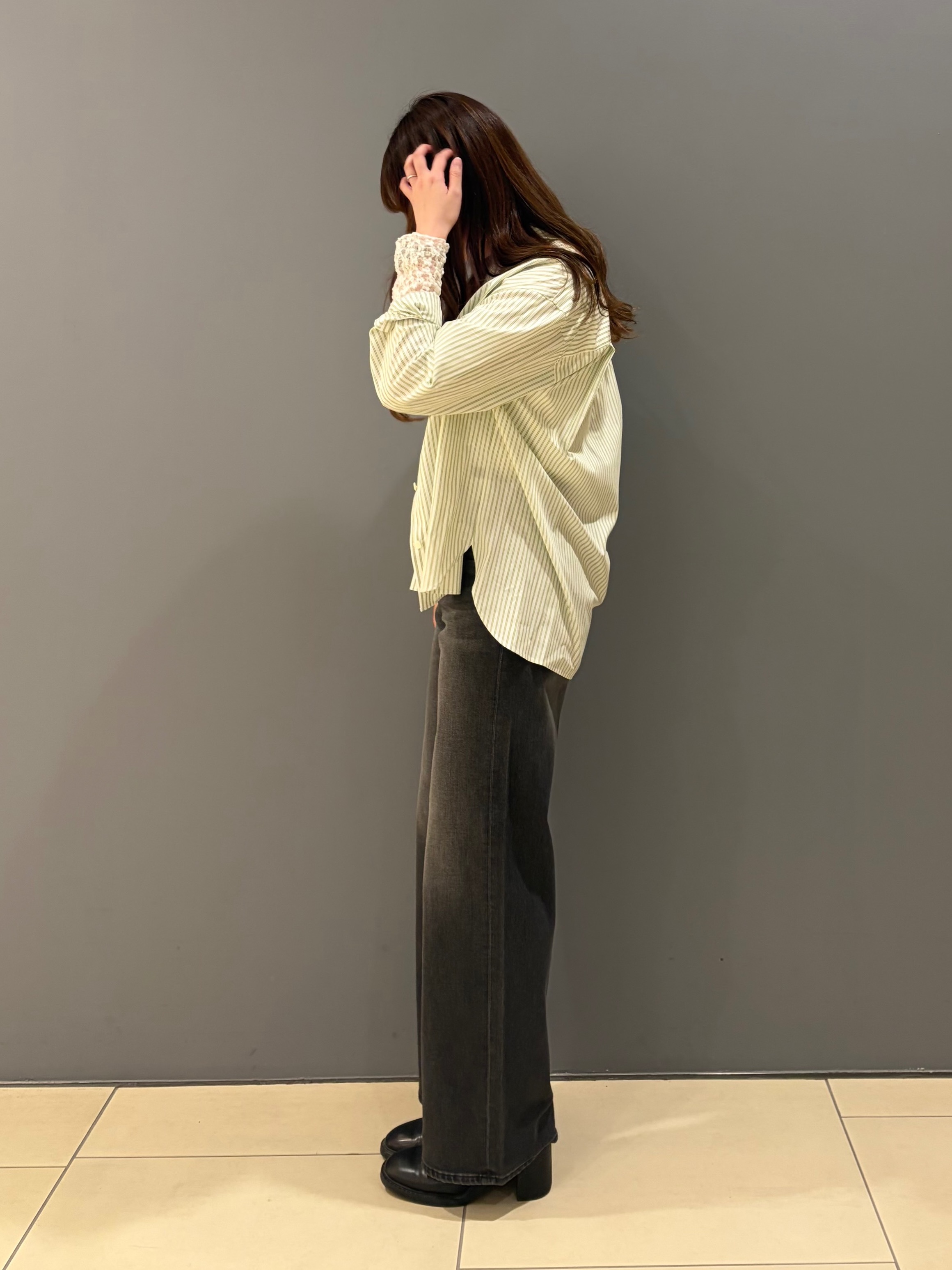 miさんの「UNTITLED｜【羽織りのインナーに】レースプルオーバー」を使ったコーディネート