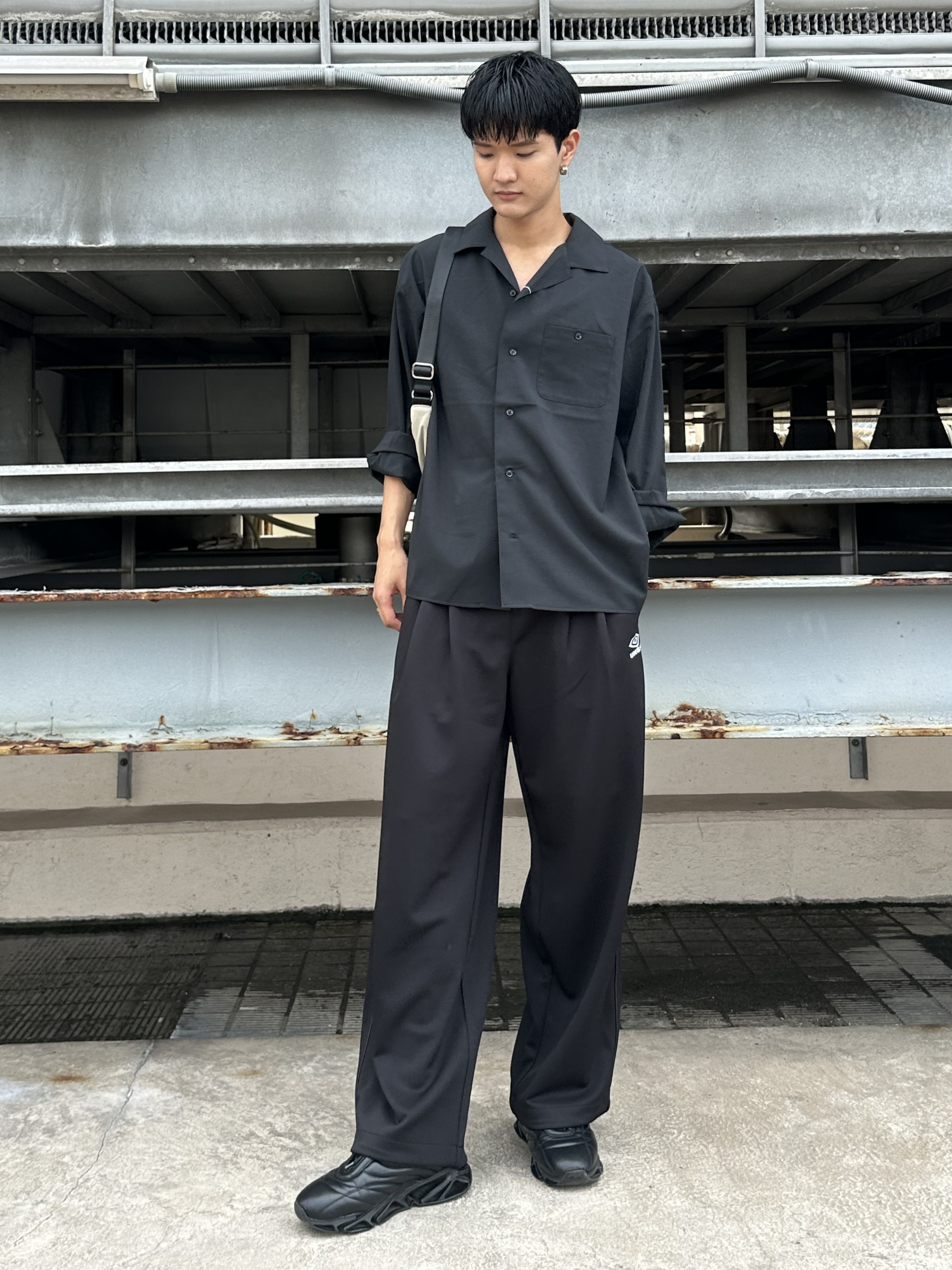 KOHEIさんの「tk.TAKEO KIKUCHI｜【UMBROコラボ】2WAYトラックパンツ／セットアップOK」を使ったコーディネート