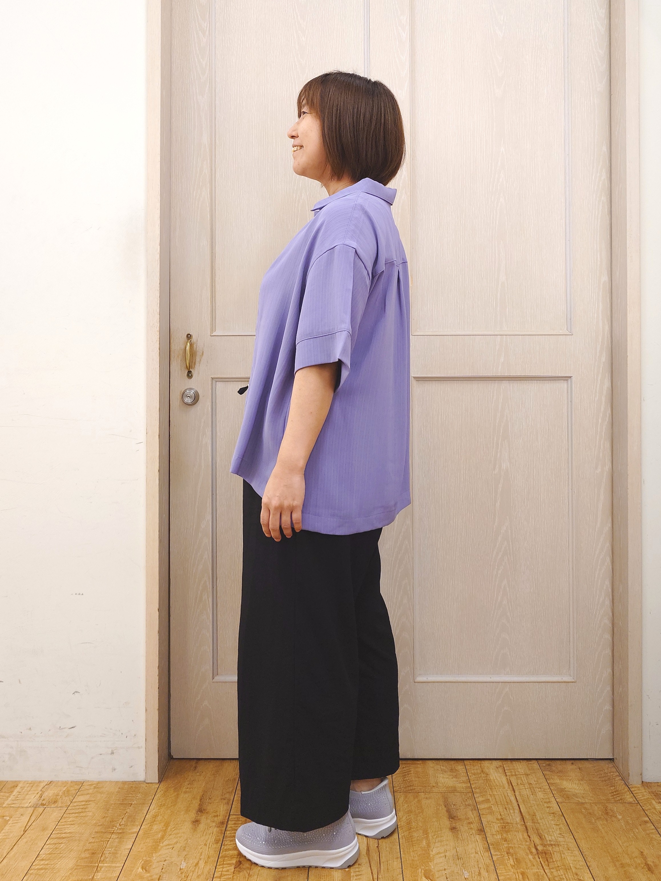 とろろさんの「SHOO･LA･RUE｜【通気性〇/UV/S-LL】洗濯後しわになりにくい とろみストライプシャツ」を使ったコーディネート