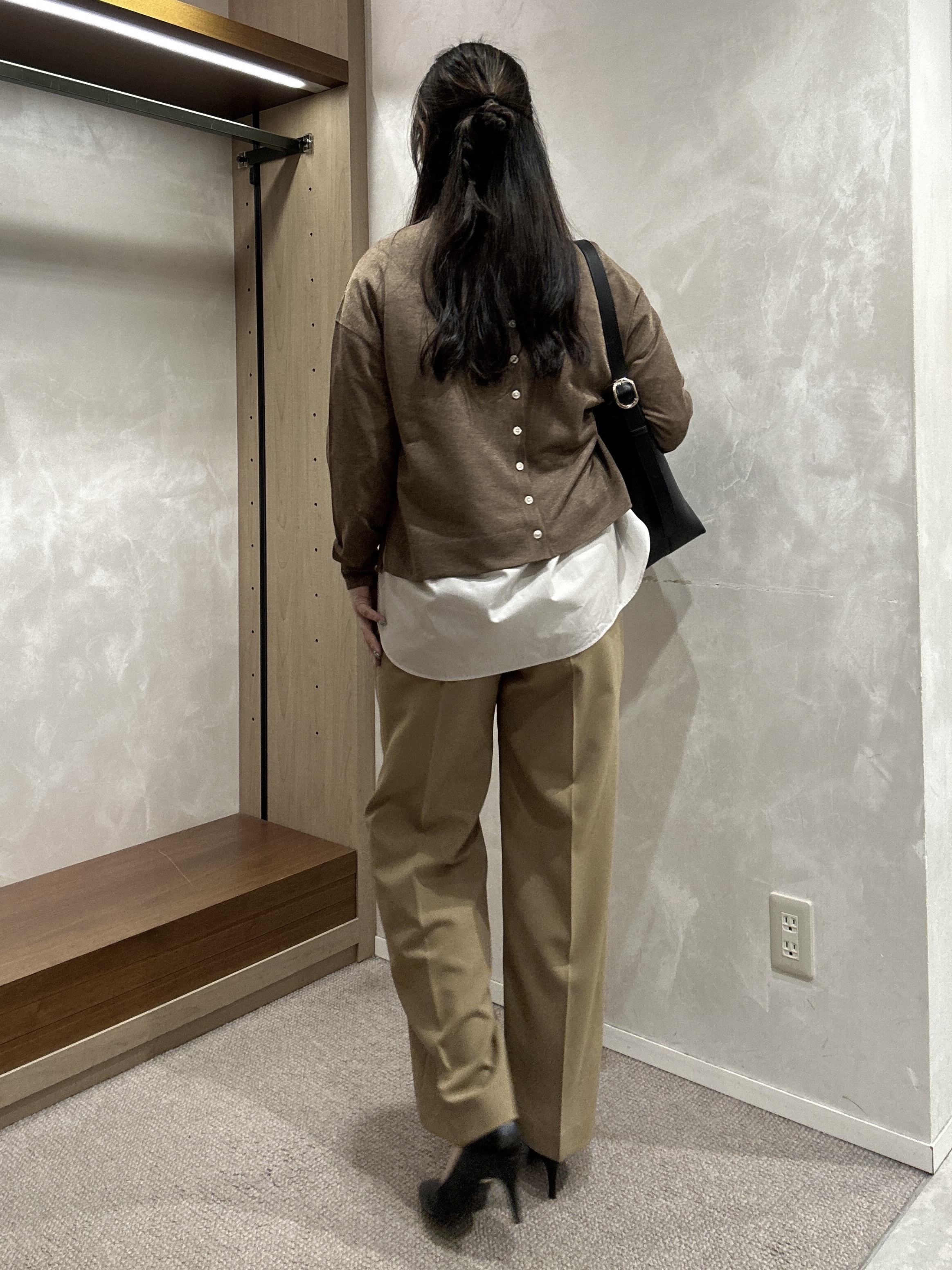 YURIさんの「UNTITLED｜【6色色展開/コットン100】カラーベーシックシャツ」を使ったコーディネート