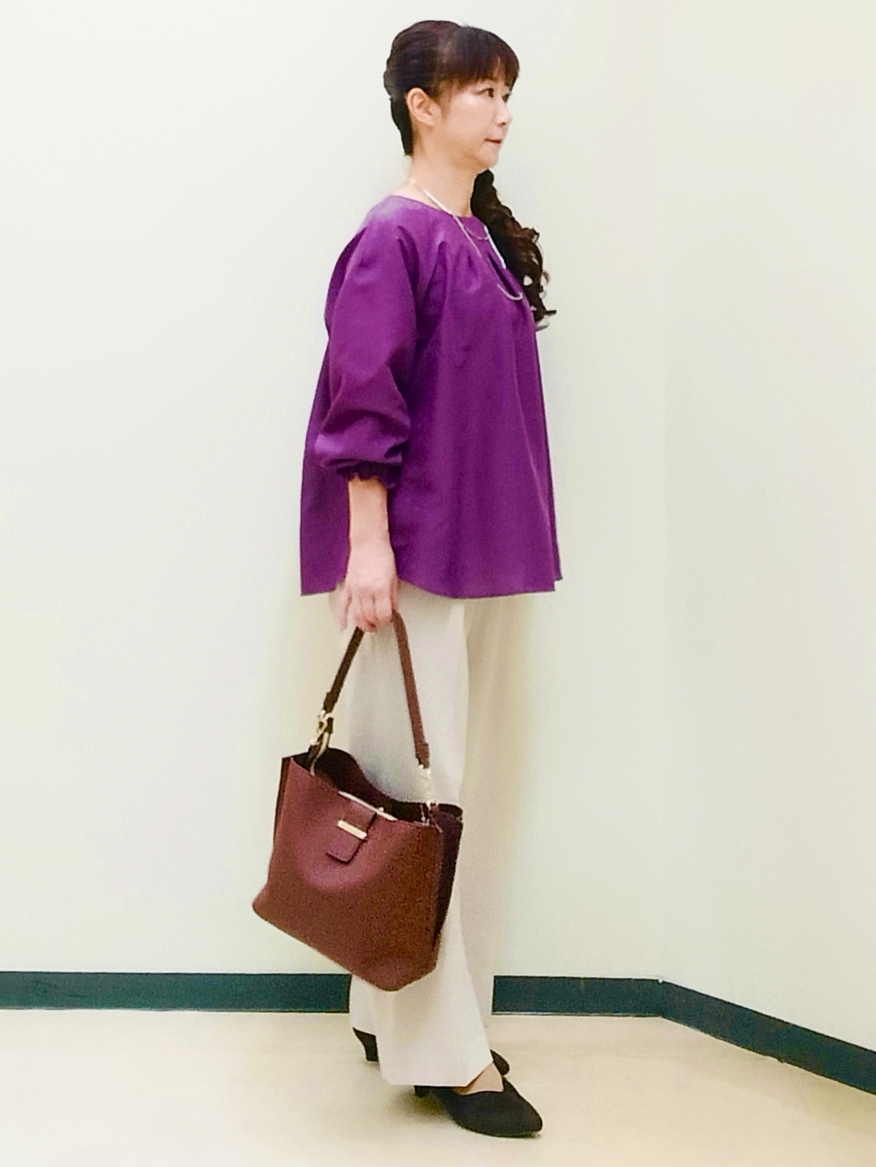 花さんの「Reflect｜タックデザイン ラグランスリーブブラウス」を使ったコーディネート