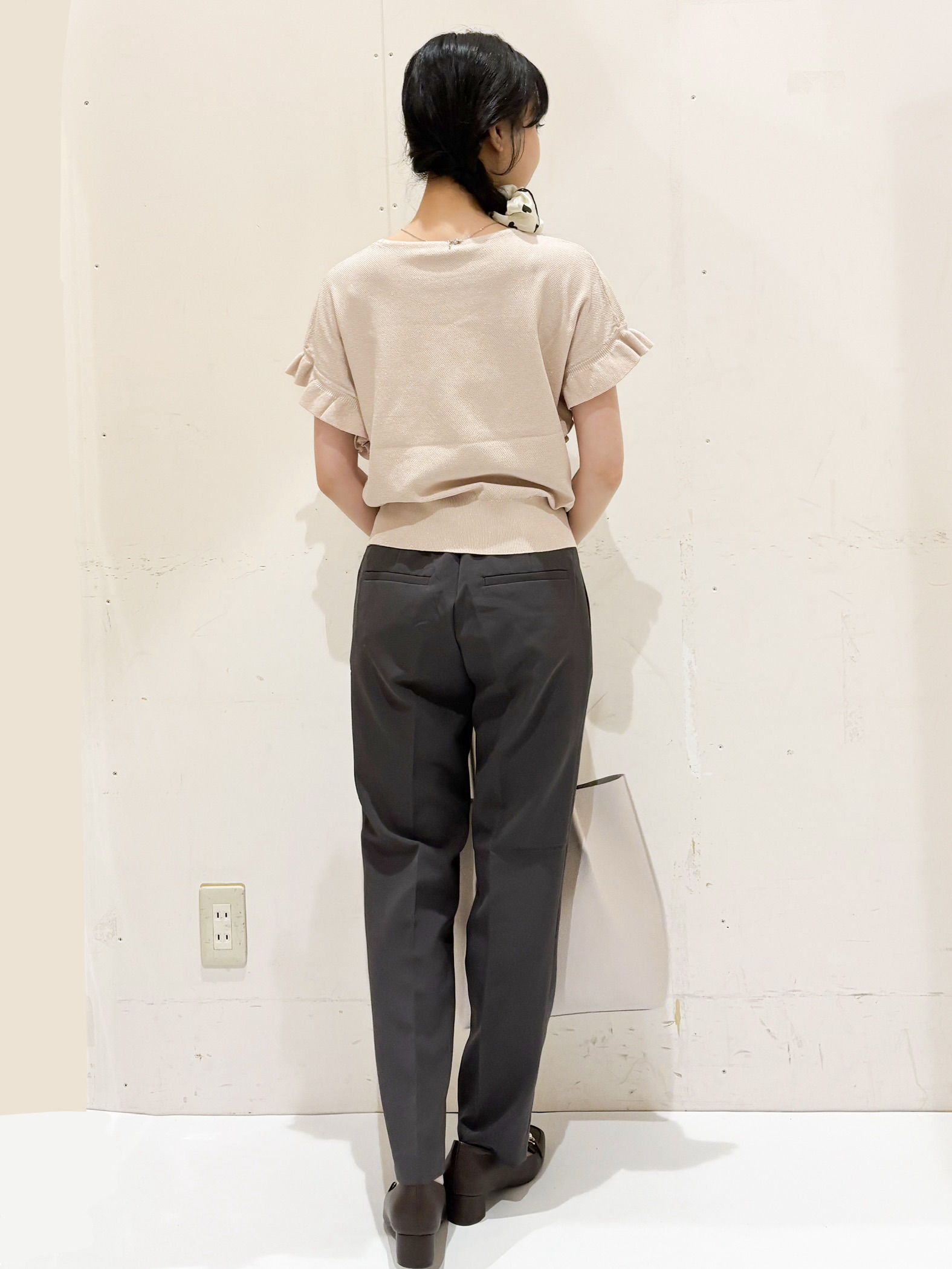 Hinaさんの「OPAQUE.CLIP｜フリルスリーブニット【洗濯機OK】」を使ったコーディネート