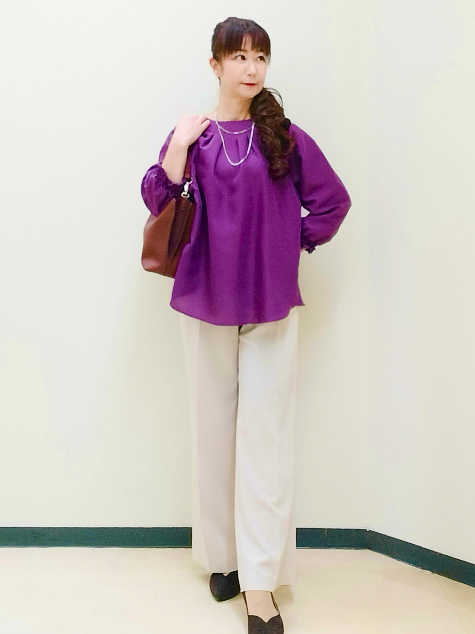 花さんの「Reflect｜タックデザイン ラグランスリーブブラウス」を使ったコーディネート
