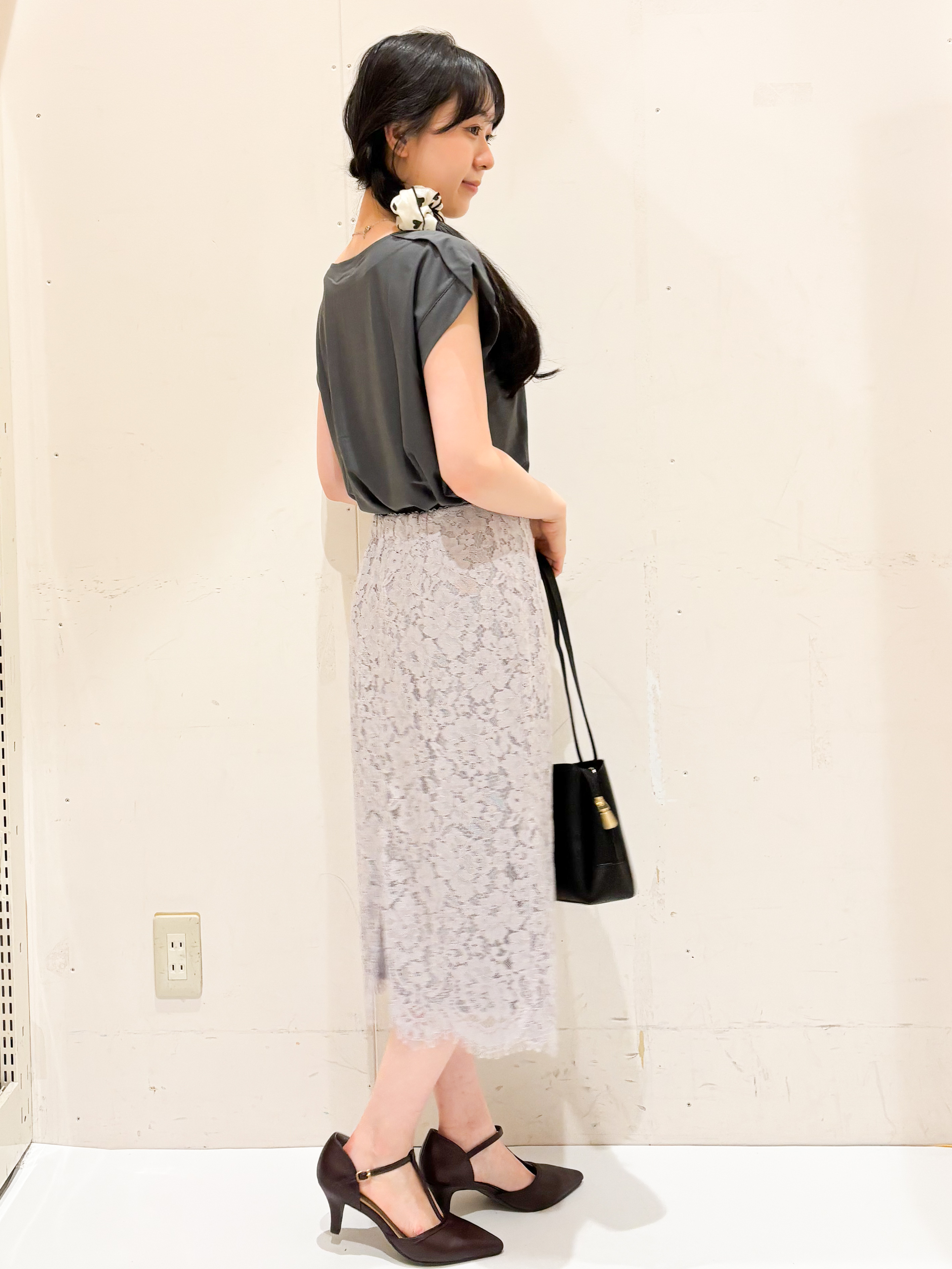 Hinaさんの「OPAQUE.CLIP｜【接触冷感】ひんやりキーネックフレンチトップス《洗濯機OK》」を使ったコーディネート