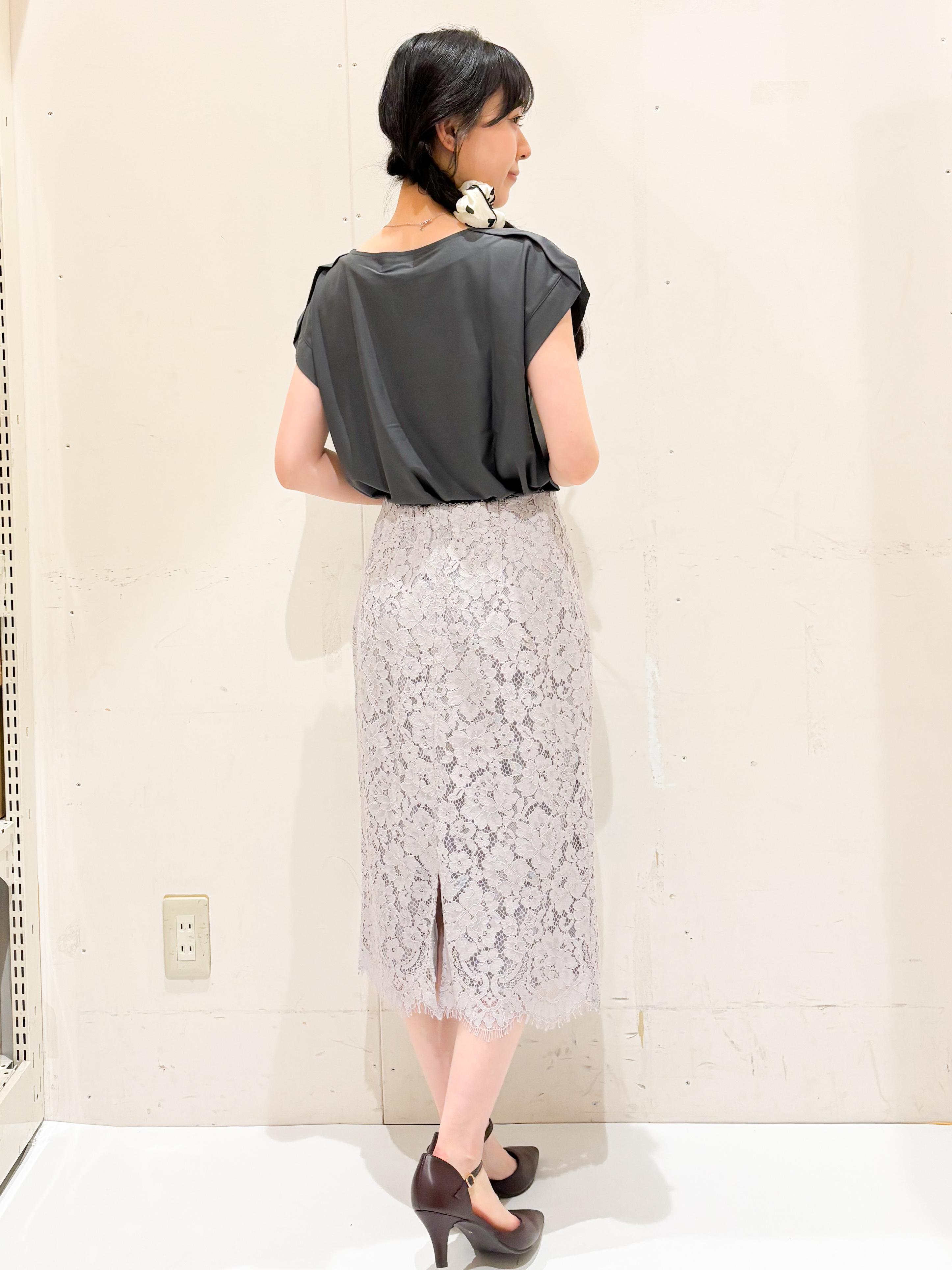 Hinaさんの「OPAQUE.CLIP｜【接触冷感】ひんやりキーネックフレンチトップス《洗濯機OK》」を使ったコーディネート