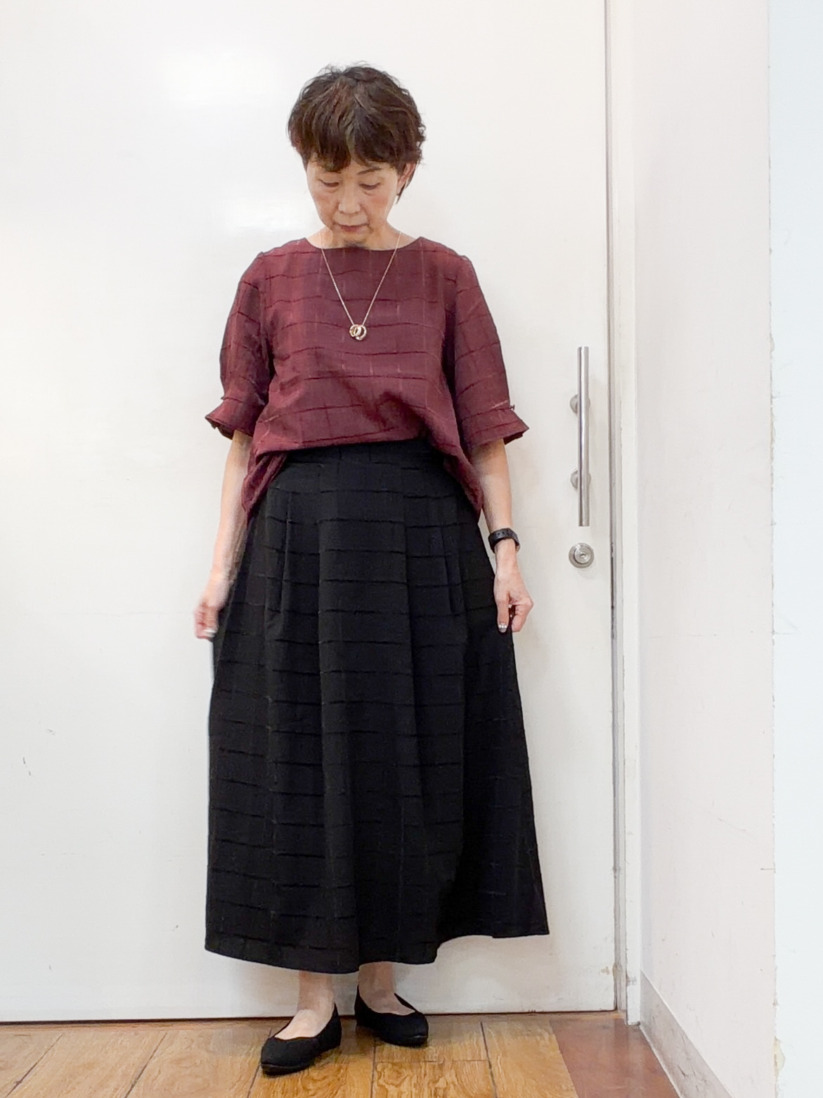 みぃさんの「SHOO･LA･RUE｜【セットアップ可/S-LL】夏でも感じられる秋気分 モールチェックタックスリーブ ブラウス」を使ったコーディネート