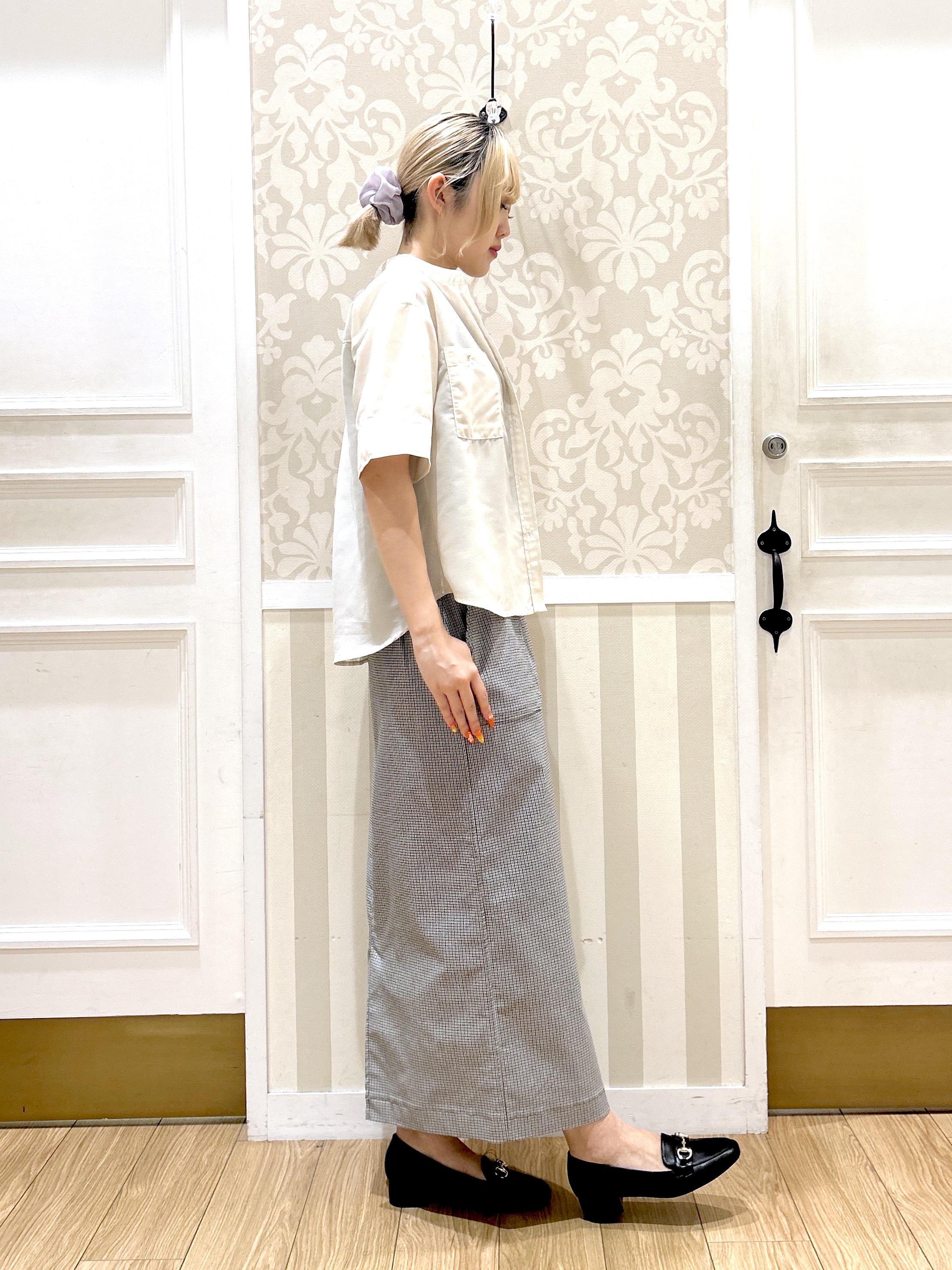 望 愛さんの「grove｜【洗濯機◎】ほんのり大人の透け感、シアーカバーブラウス」を使ったコーディネート