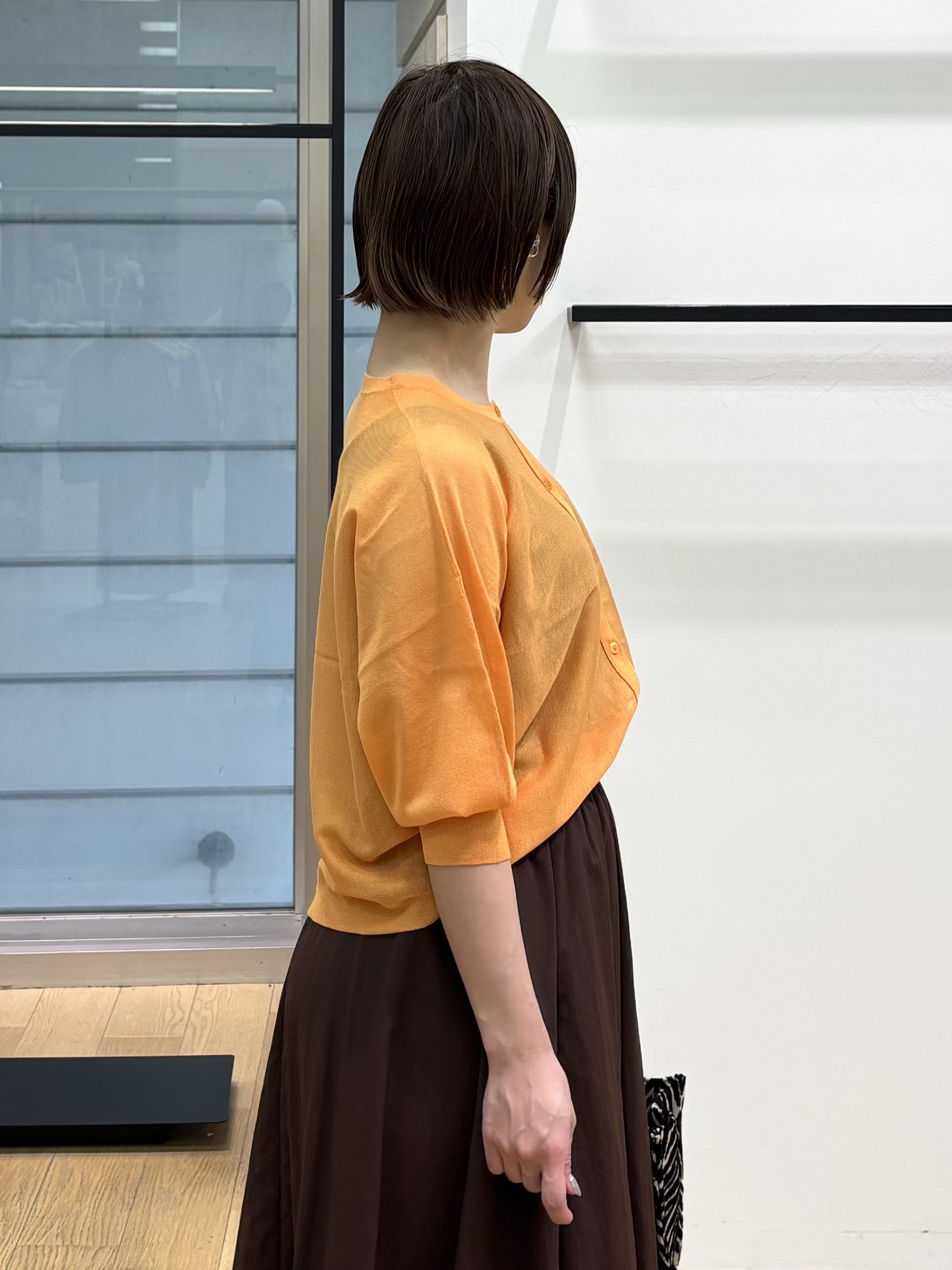 asamiさんの「INDIVI｜【シアー／軽羽織】ドルマン袖ニットカーディガン」を使ったコーディネート