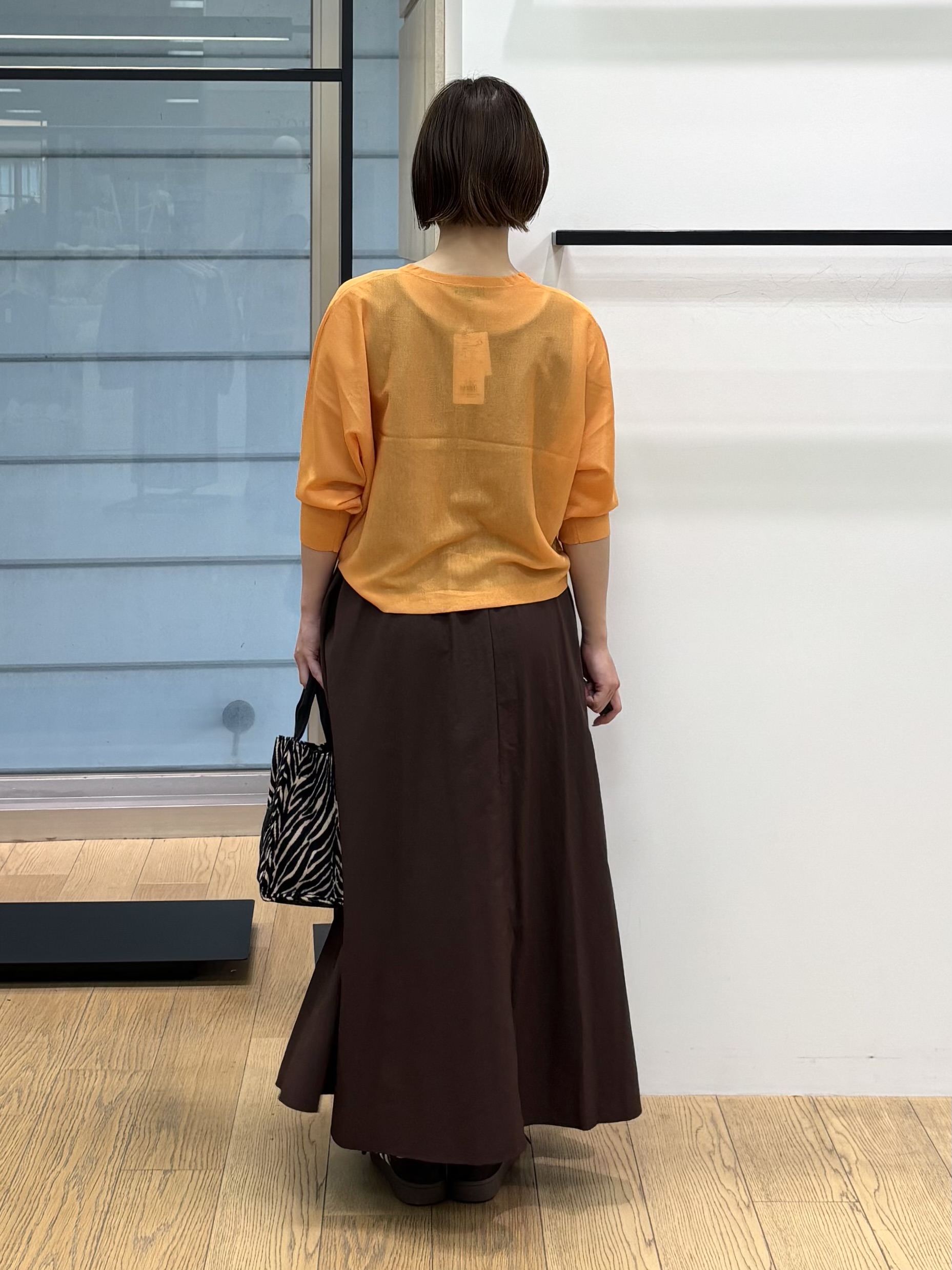 asamiさんの「INDIVI｜【シアー／軽羽織】ドルマン袖ニットカーディガン」を使ったコーディネート