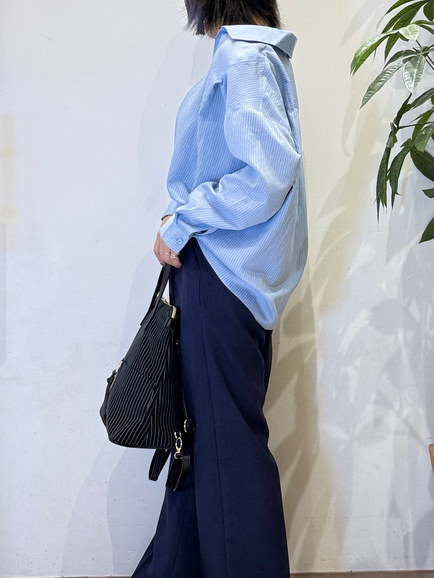 misakiさんの「SHOO･LA･RUE｜【洗濯機可】インせず決まるAライン ストライプスキッパーシャツ」を使ったコーディネート