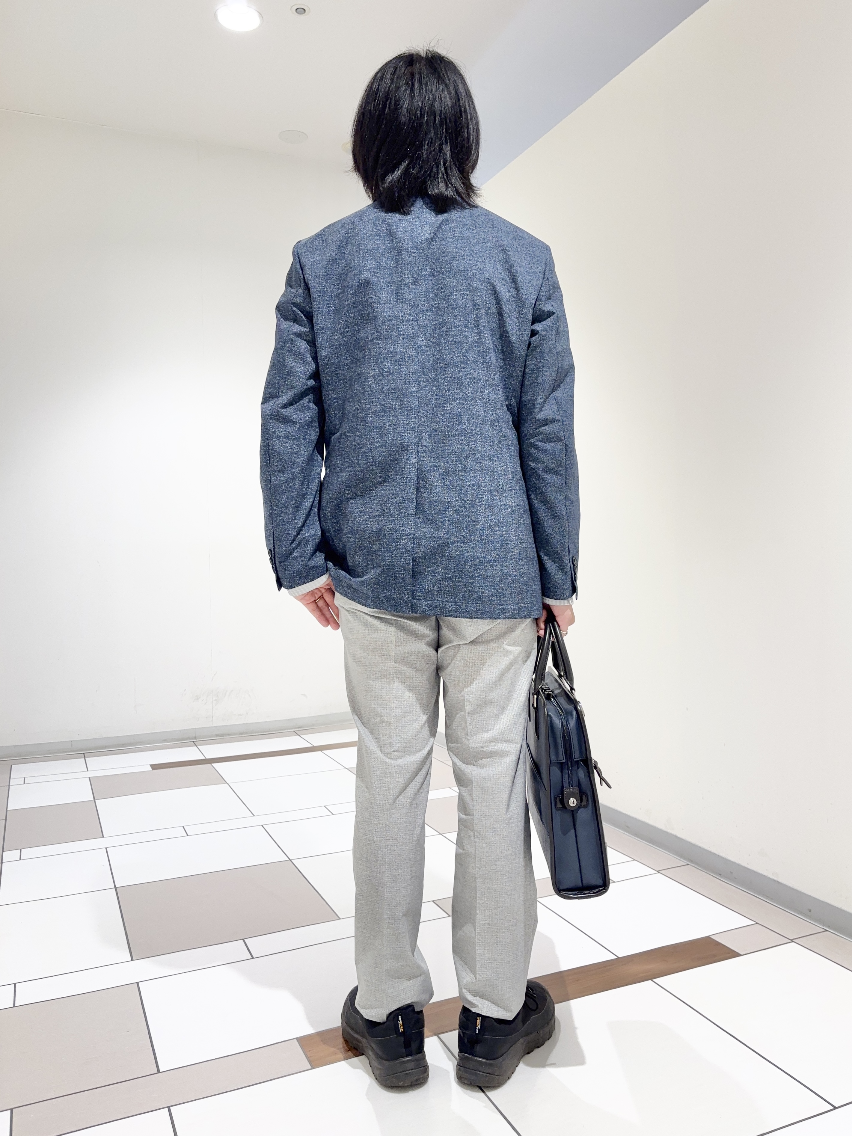 及川さんの「TAKEO KIKUCHI｜【抗菌防臭/シーズンレス】シアサッカーギンガムチェック ストレッチシャツ」を使ったコーディネート