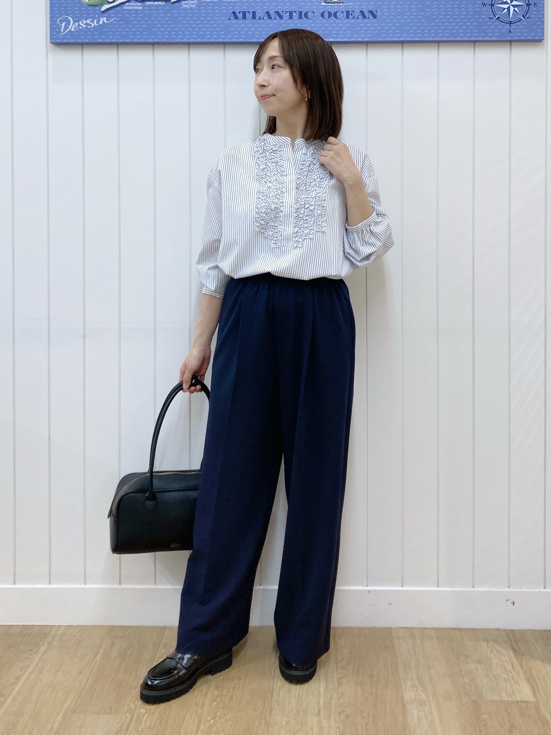 yoshiさんの「Dessin｜【洗える/7色展開/XS-L】フロントフリルブラウス」を使ったコーディネート