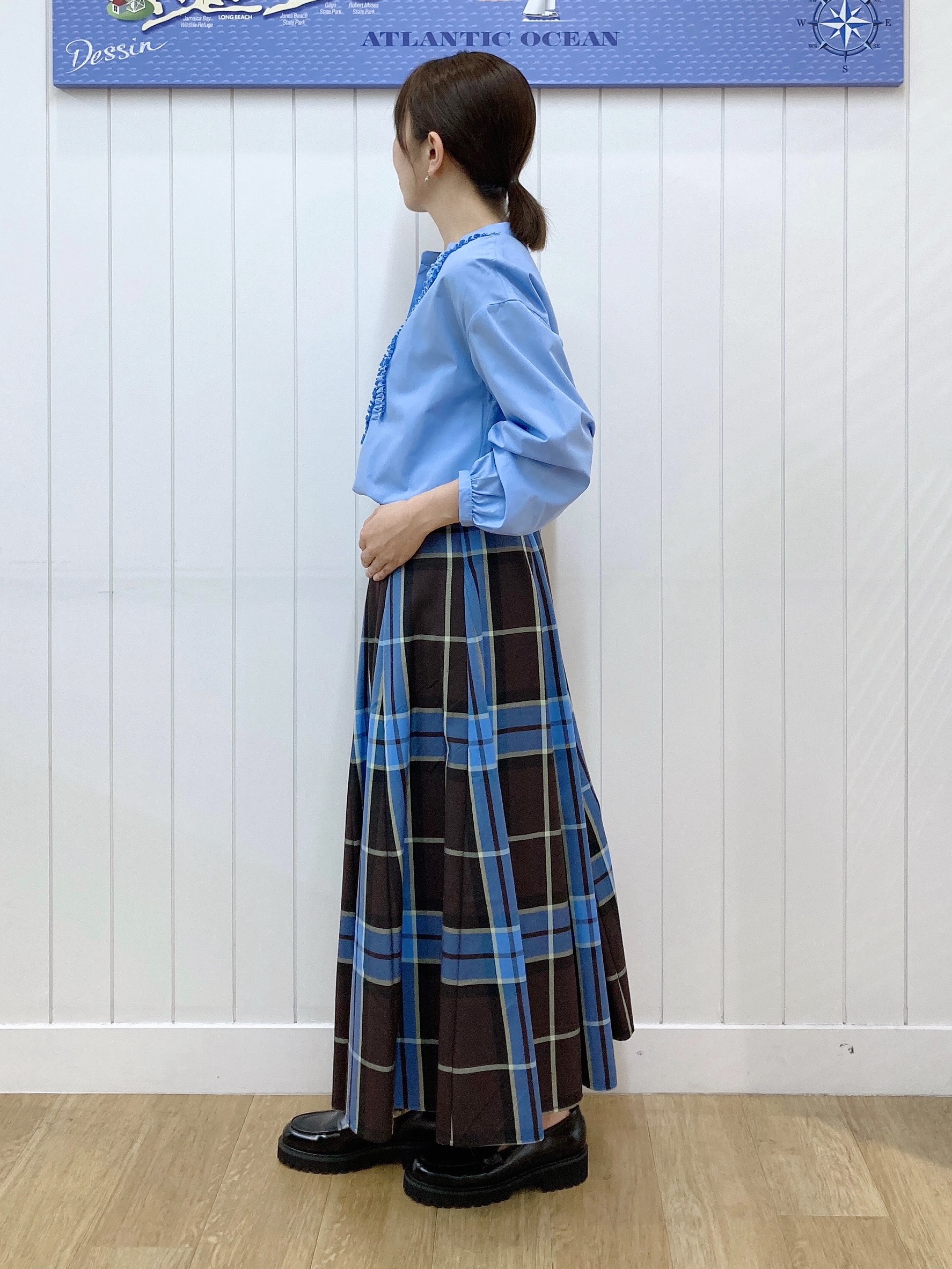 yoshiさんの「Dessin｜【洗える/7色展開/XS-L】フロントフリルブラウス」を使ったコーディネート