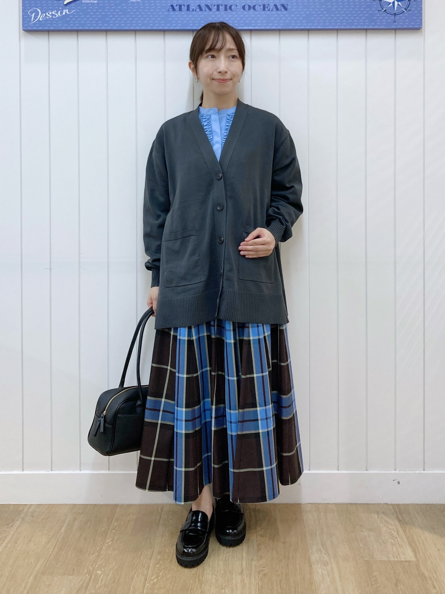 yoshiさんの「Dessin｜【洗える/7色展開/XS-L】フロントフリルブラウス」を使ったコーディネート