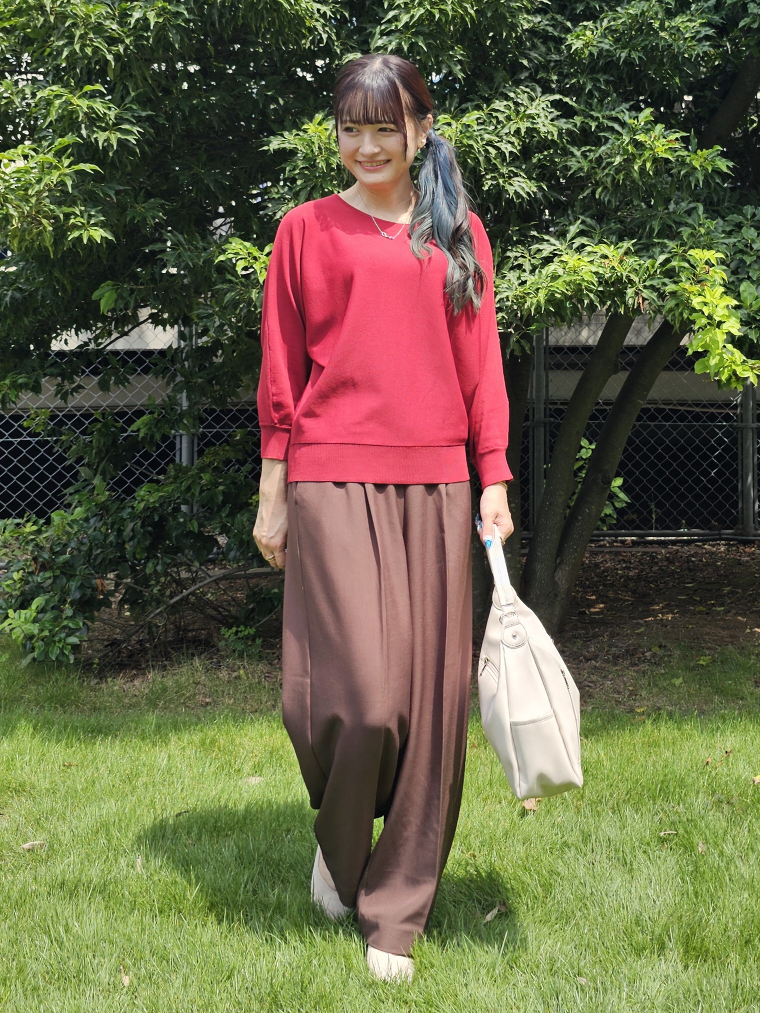 ゆゆさんの「SHOO･LA･RUE｜【洗濯機可】軽やかでさらっとしたタッチ すっきり見えドルマンニット」を使ったコーディネート