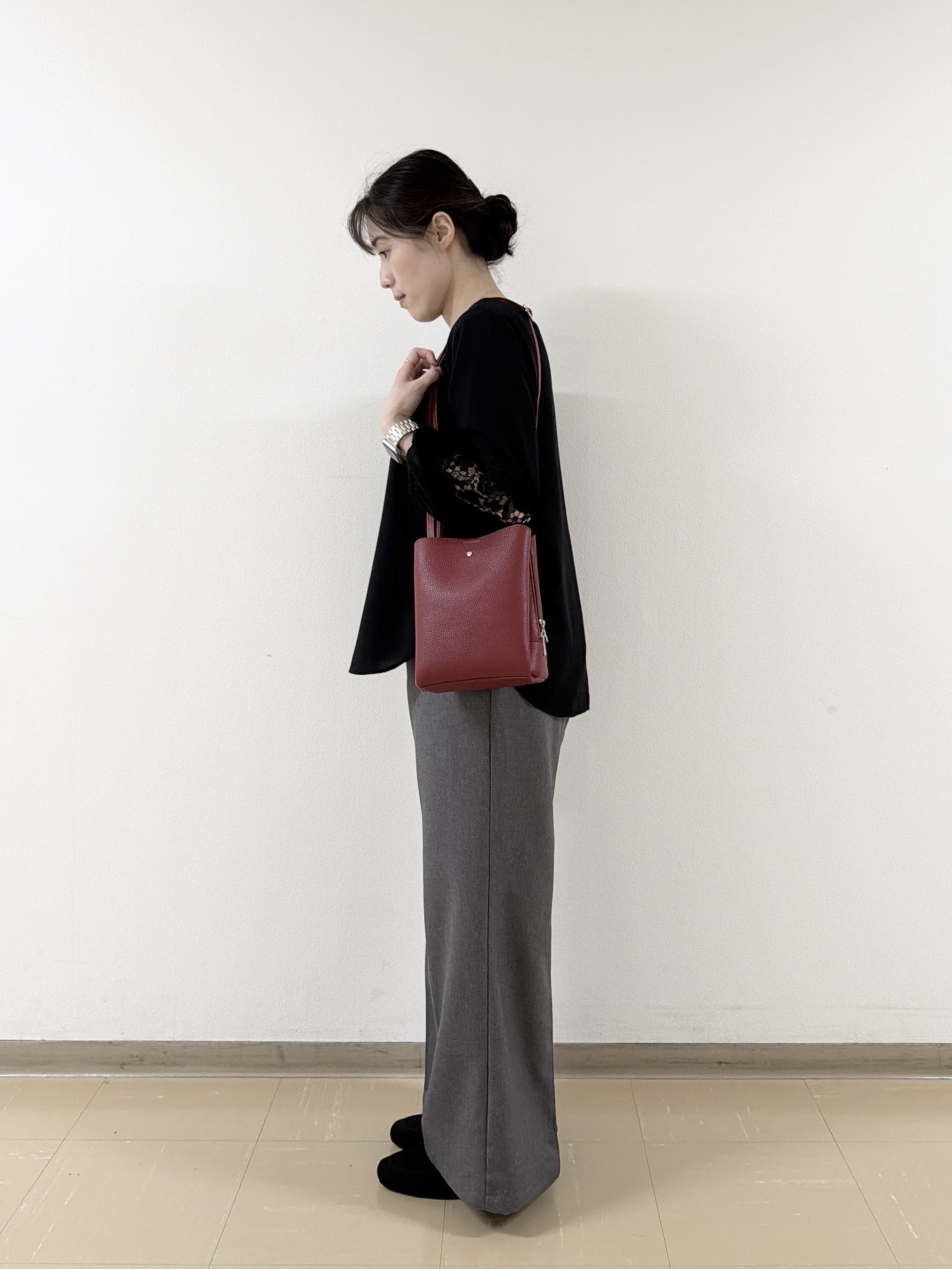 あんづさんの「SHOO･LA･RUE｜【洗濯機可/S-LL/洗濯後しわになりにくい】刺繍レースで高見え インせず決まる主役ブラウス」を使ったコーディネート