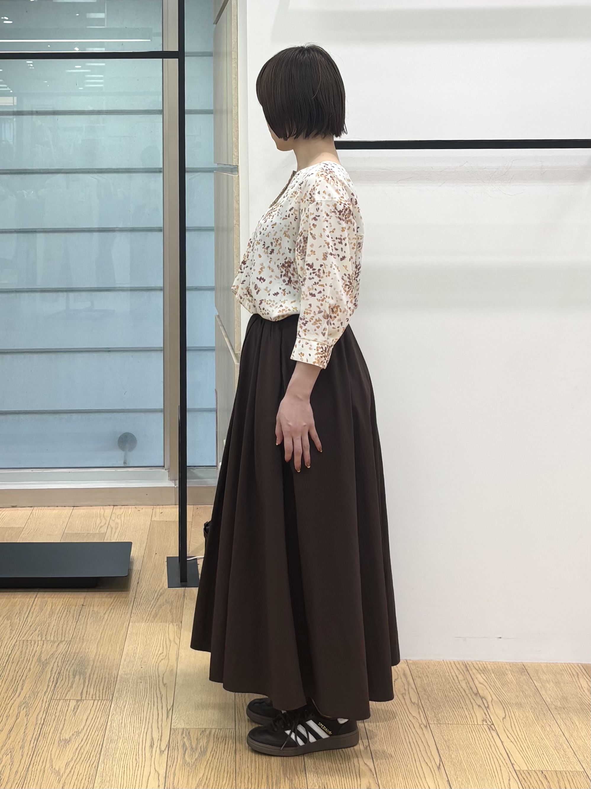 asamiさんの「INDIVI｜【6分袖】アートドット柄ブラウス」を使ったコーディネート