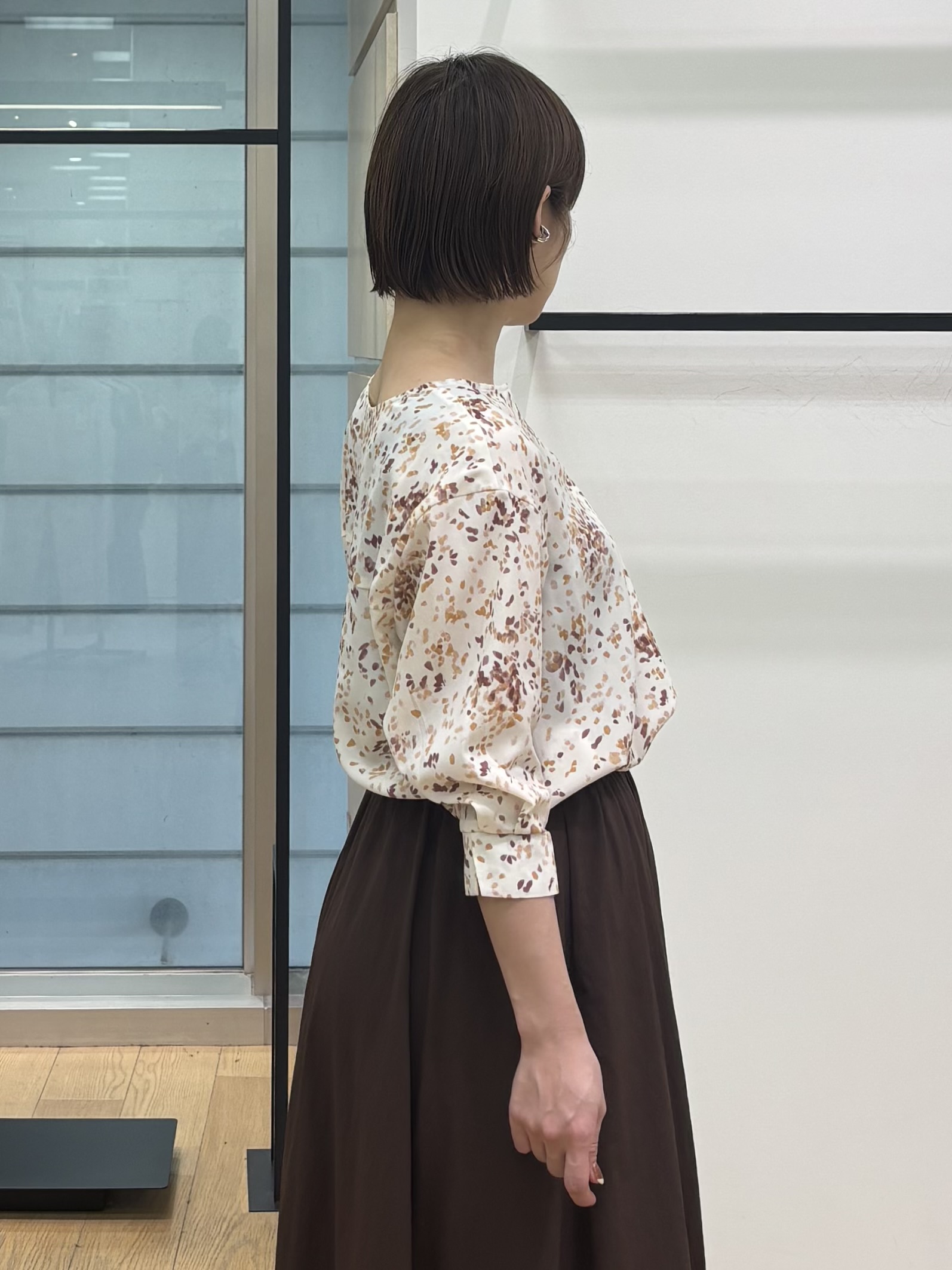 asamiさんの「INDIVI｜【6分袖】アートドット柄ブラウス」を使ったコーディネート