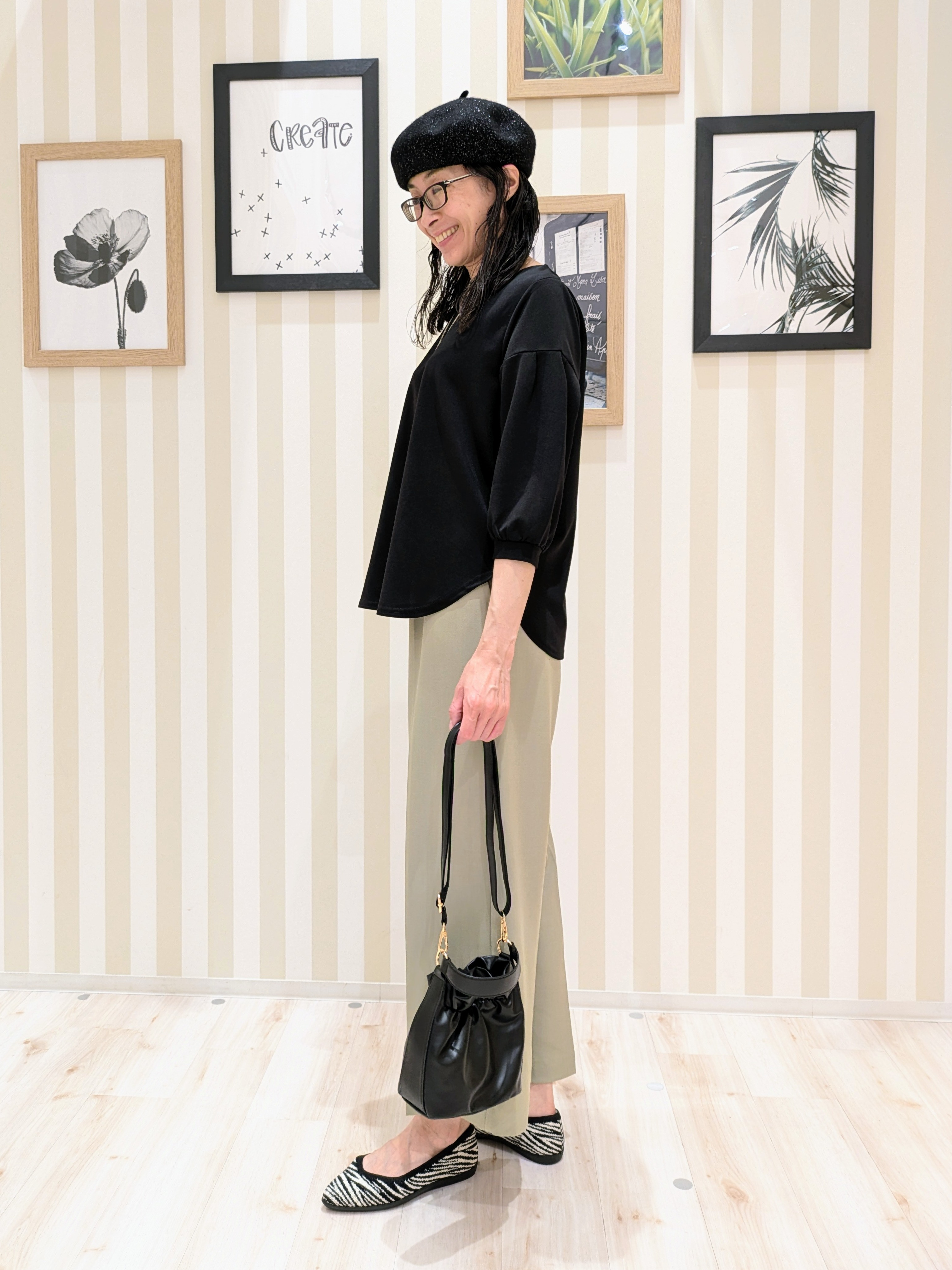 Mikiさんの「SHOO･LA･RUE｜【着丈選べる/2点セット/S-LL/洗濯機可】ネックレス付き 着心地さらり7分袖ブラウス」を使ったコーディネート