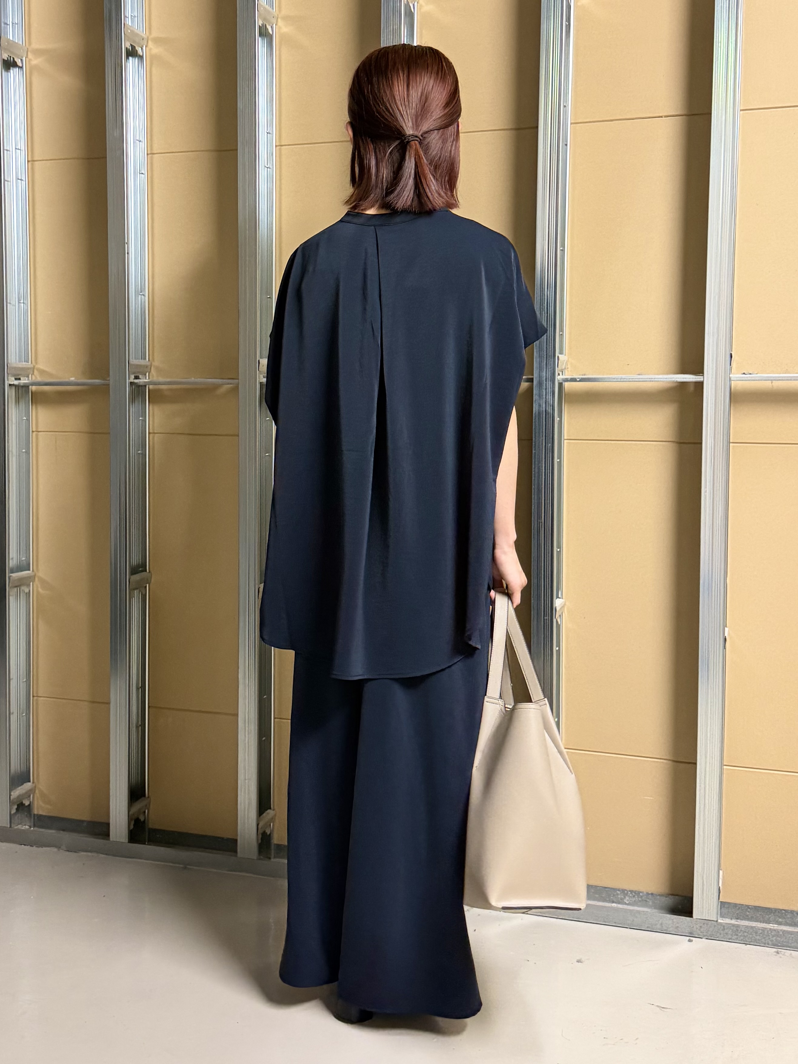 sahoさんの「THE SHOP TK｜【ひんやり/遮熱/セットアップ可】やみつきになる とろみバンドカラーブラウス」を使ったコーディネート