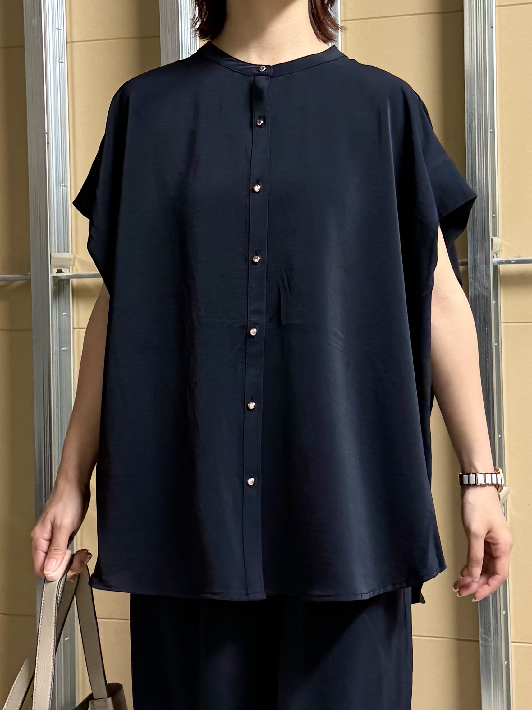 sahoさんの「THE SHOP TK｜【ひんやり/遮熱/セットアップ可】やみつきになる とろみバンドカラーブラウス」を使ったコーディネート