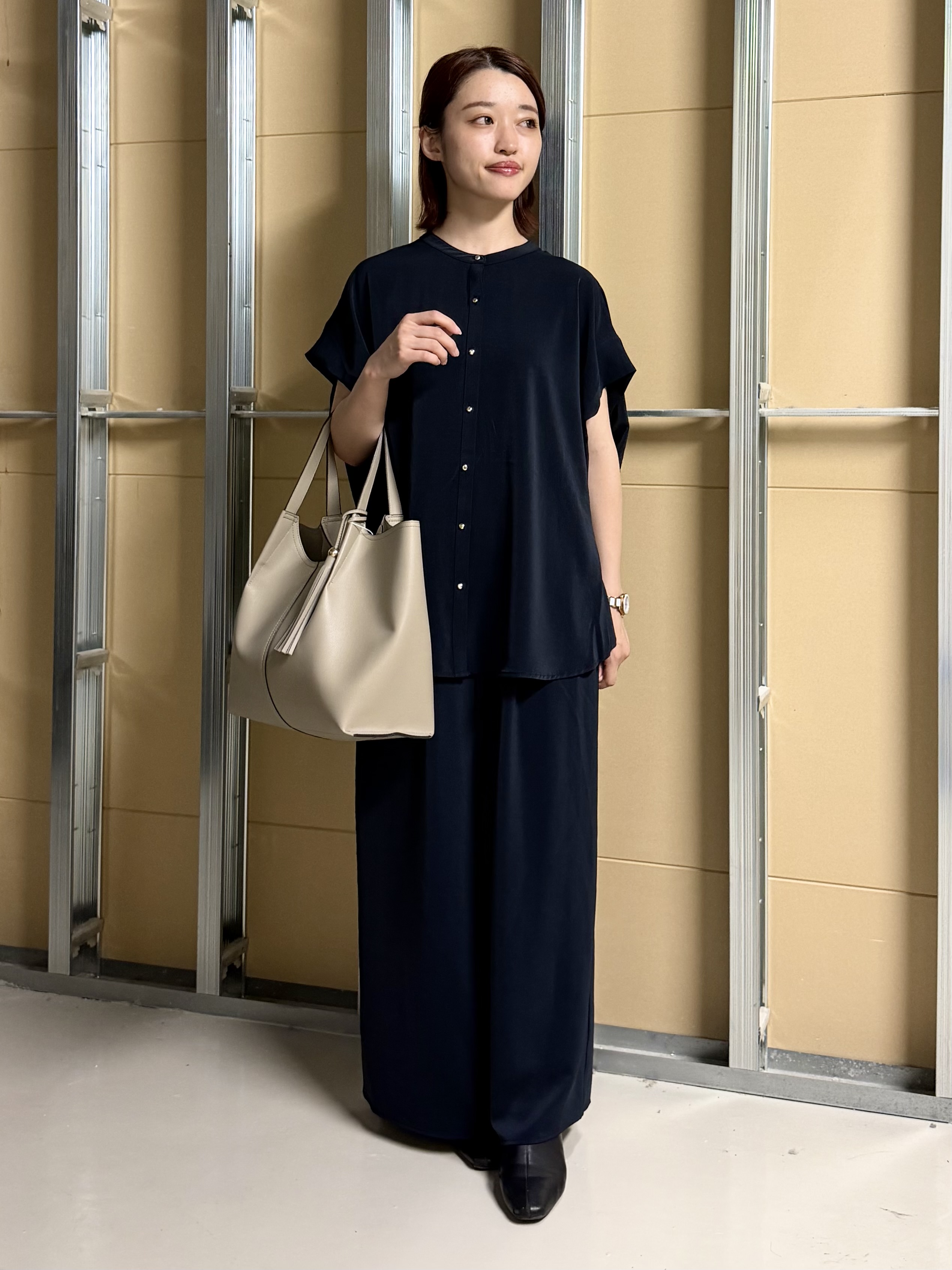 sahoさんの「THE SHOP TK｜【ひんやり/遮熱/セットアップ可】やみつきになる とろみバンドカラーブラウス」を使ったコーディネート