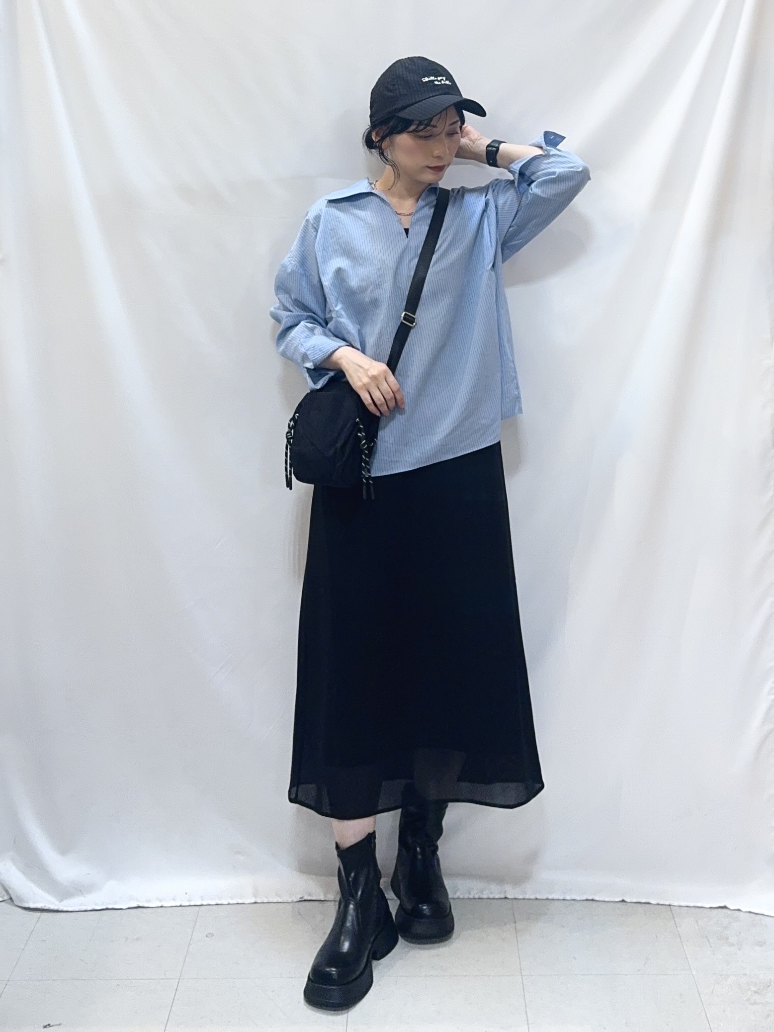 𝐇𝐢𝐫𝐨𝐦𝐢さんの「SHOO･LA･RUE｜【洗濯機可】インせず決まるAライン ストライプスキッパーシャツ」を使ったコーディネート