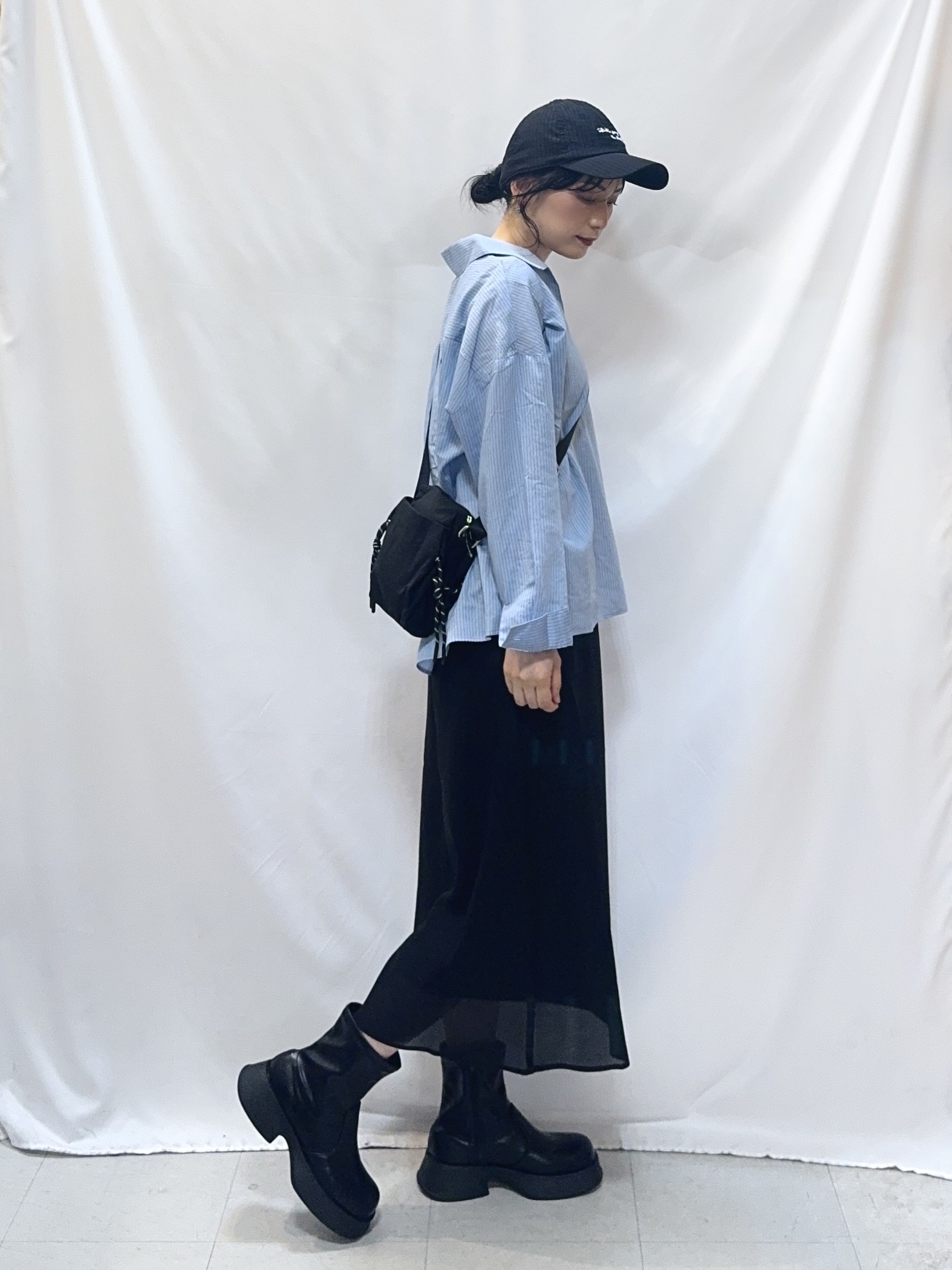 𝐇𝐢𝐫𝐨𝐦𝐢さんの「SHOO･LA･RUE｜【洗濯機可】インせず決まるAライン ストライプスキッパーシャツ」を使ったコーディネート