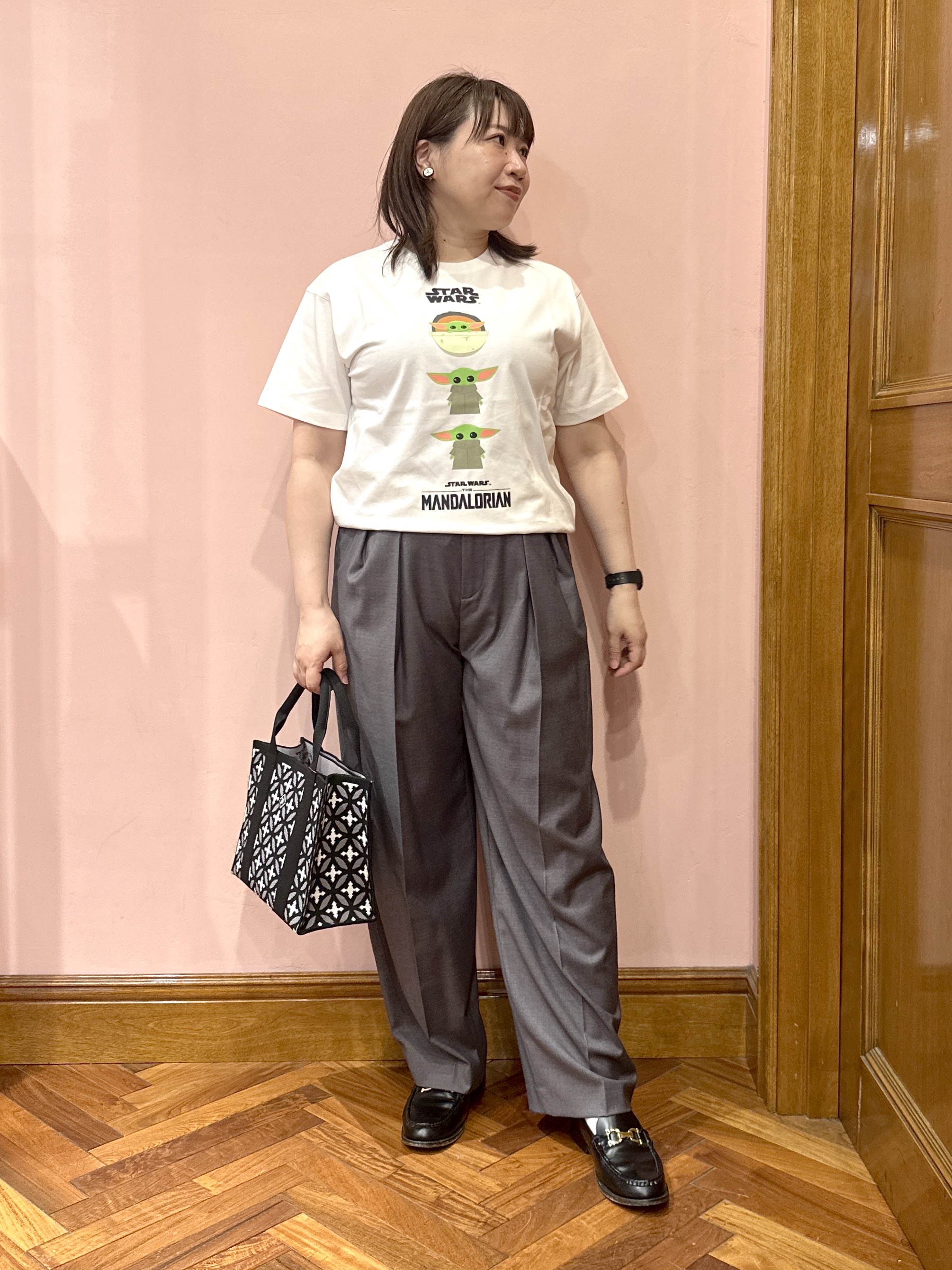 komatsuさんの「DRESSTERIOR｜【接触冷感】STAR WARS グローグ グラフィックTシャツ」を使ったコーディネート