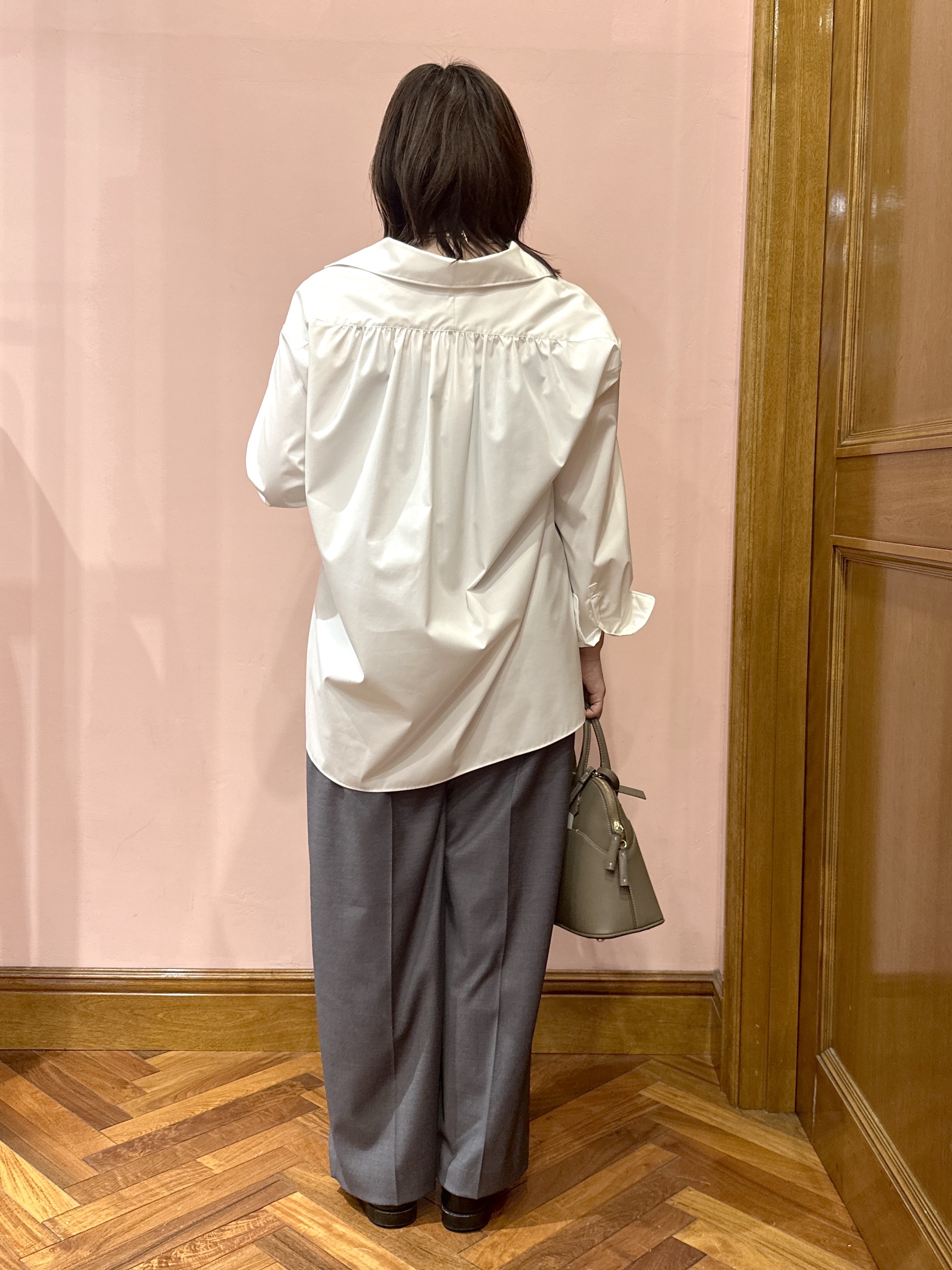 komatsuさんの「DRESSTERIOR｜【接触冷感/UVカット/着回し】スキッパーブラウス」を使ったコーディネート