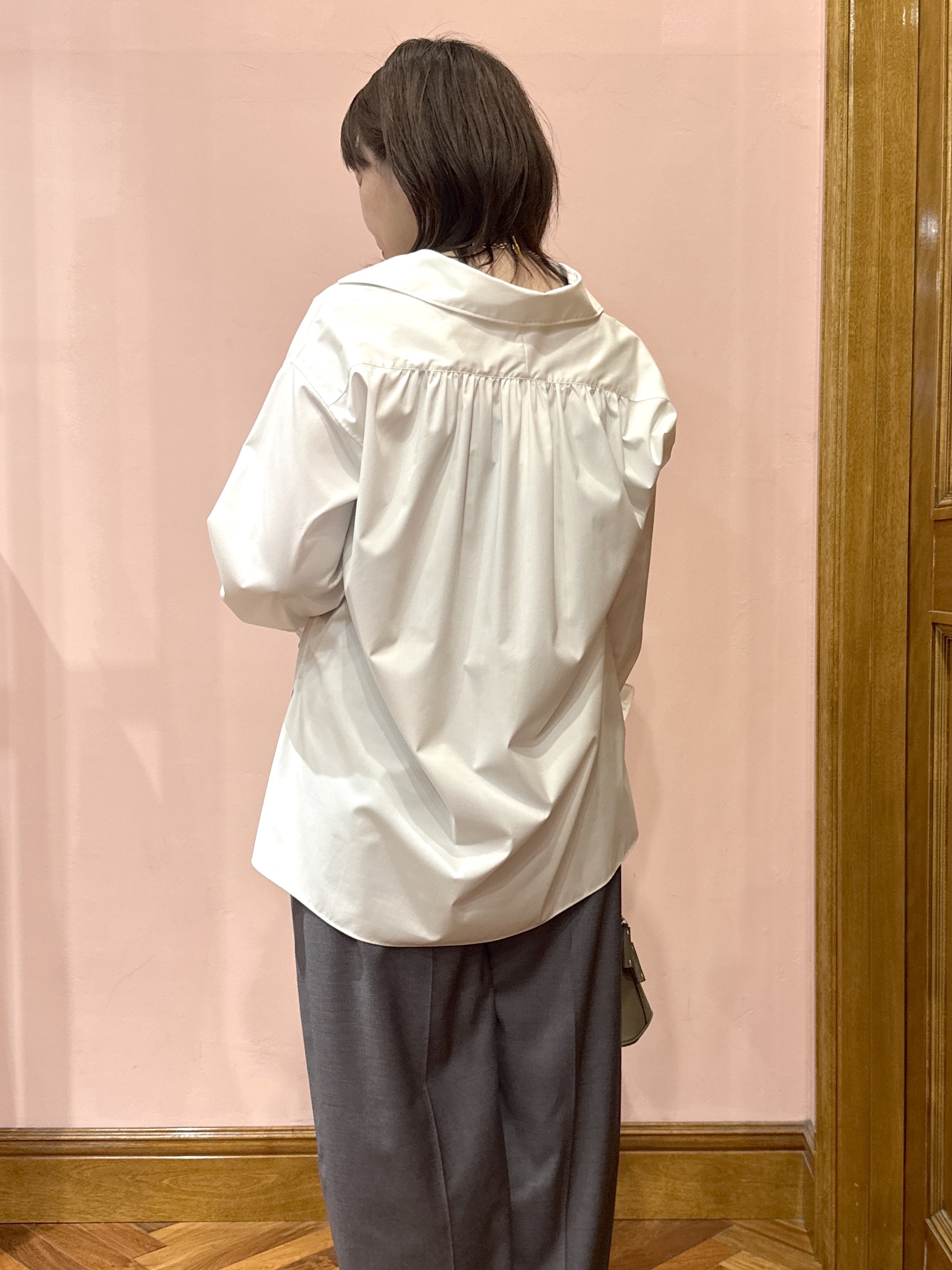 komatsuさんの「DRESSTERIOR｜【接触冷感/UVカット/着回し】スキッパーブラウス」を使ったコーディネート