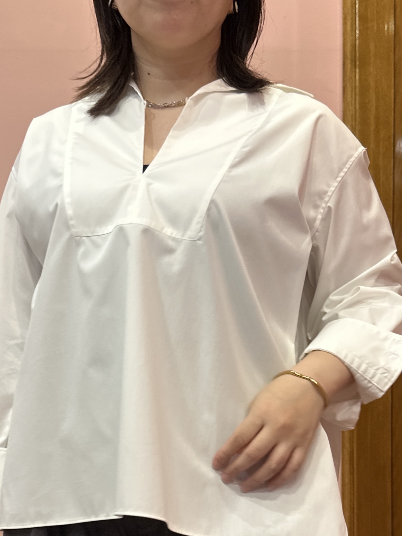 komatsuさんの「DRESSTERIOR｜【接触冷感/UVカット/着回し】スキッパーブラウス」を使ったコーディネート