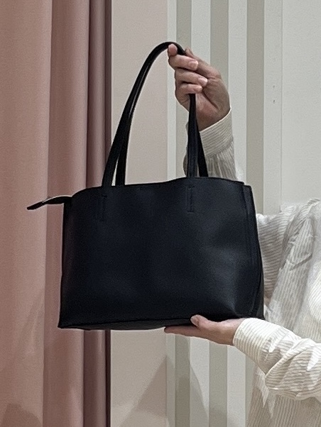 まつみさんの「SHOO･LA･RUE｜【洗濯機可】インせず決まるAライン ストライプスキッパーシャツ」を使ったコーディネート