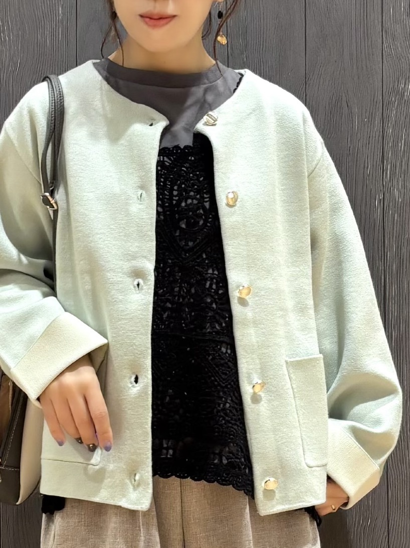 meiさんの「SHOO･LA･RUE｜【S-LL/洗濯機可/静電気防止】もちもち配色ダブルフェイスカーディガン」を使ったコーディネート