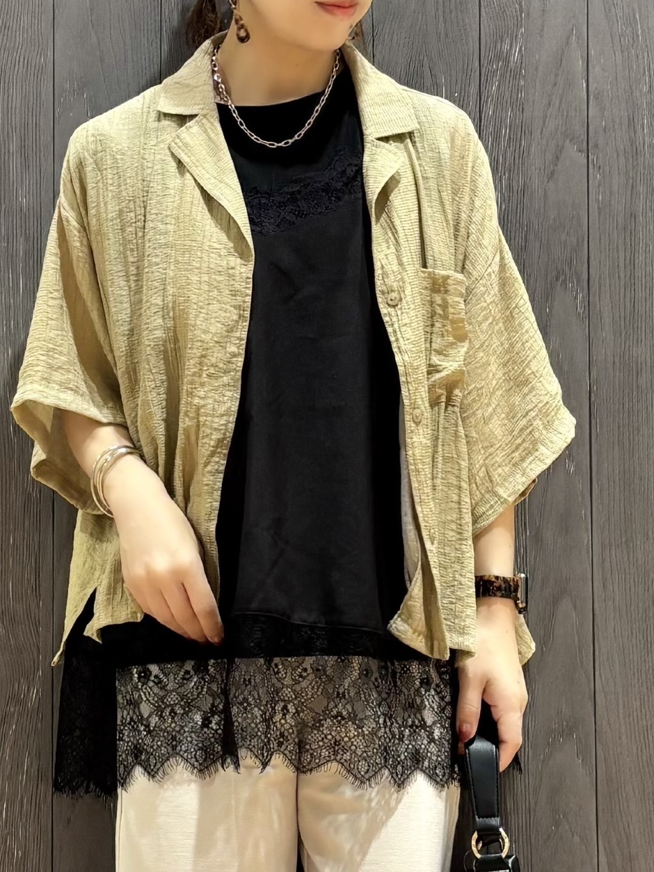 meiさんの「SHOO･LA･RUE｜【S-LL/洗濯機可】抜け感たっぷり 程よい透け感のポケット付きシャツ」を使ったコーディネート