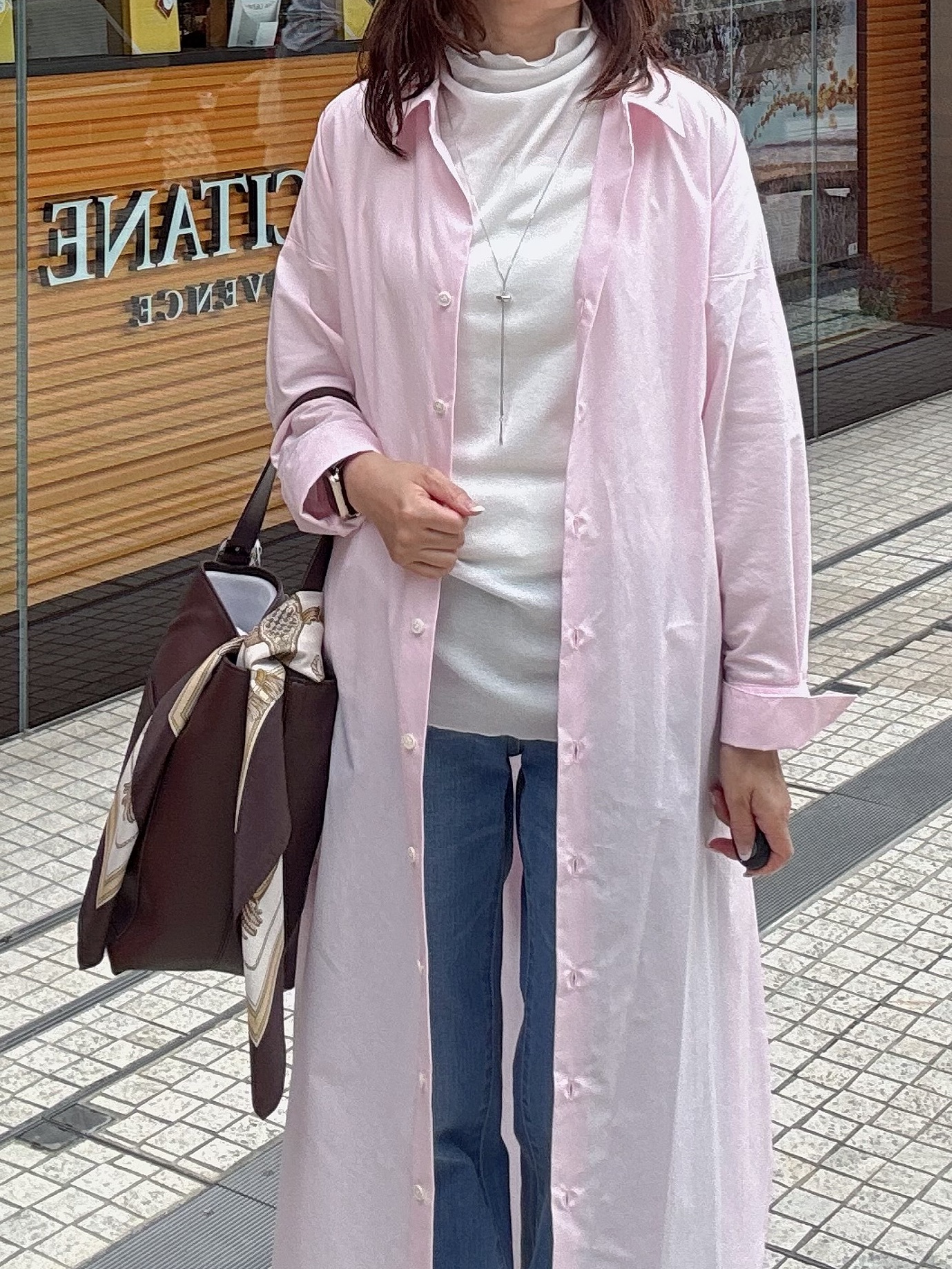 makiさんの「UNTITLED｜ロングシャツワンピース」を使ったコーディネート