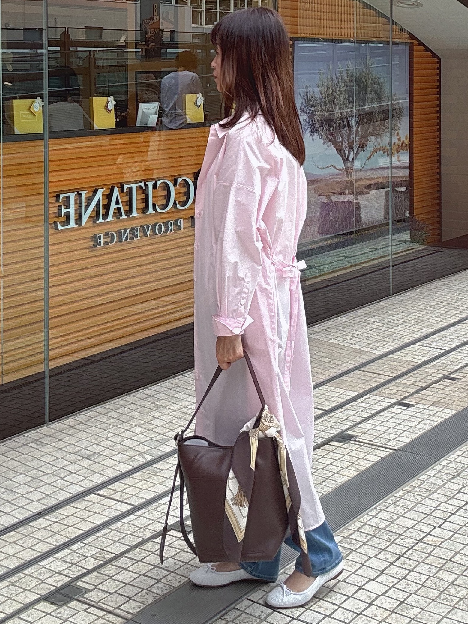 makiさんの「UNTITLED｜ロングシャツワンピース」を使ったコーディネート