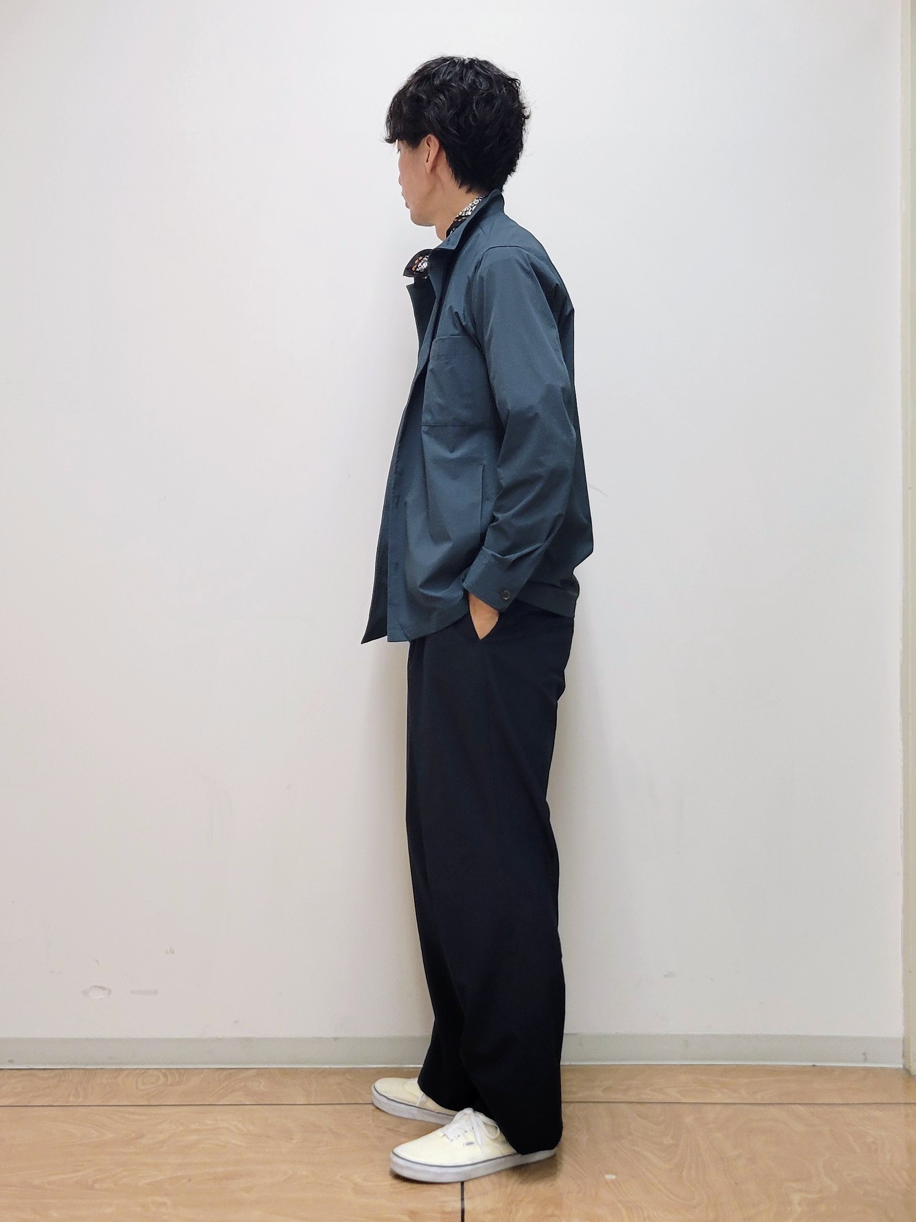 piroyaさんの「TAKEO KIKUCHI｜3Dナイロンストレッチ　スタンドカラーブルゾン」を使ったコーディネート