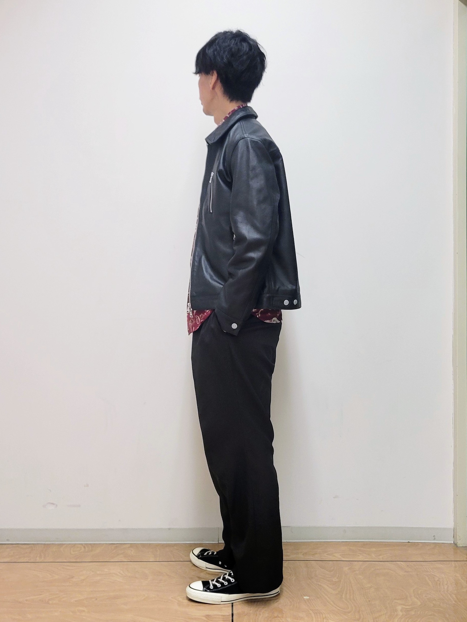 piroyaさんの「TAKEO KIKUCHI｜【BOWLER HAT LABEL】シングルレザーライダースジャケット」を使ったコーディネート