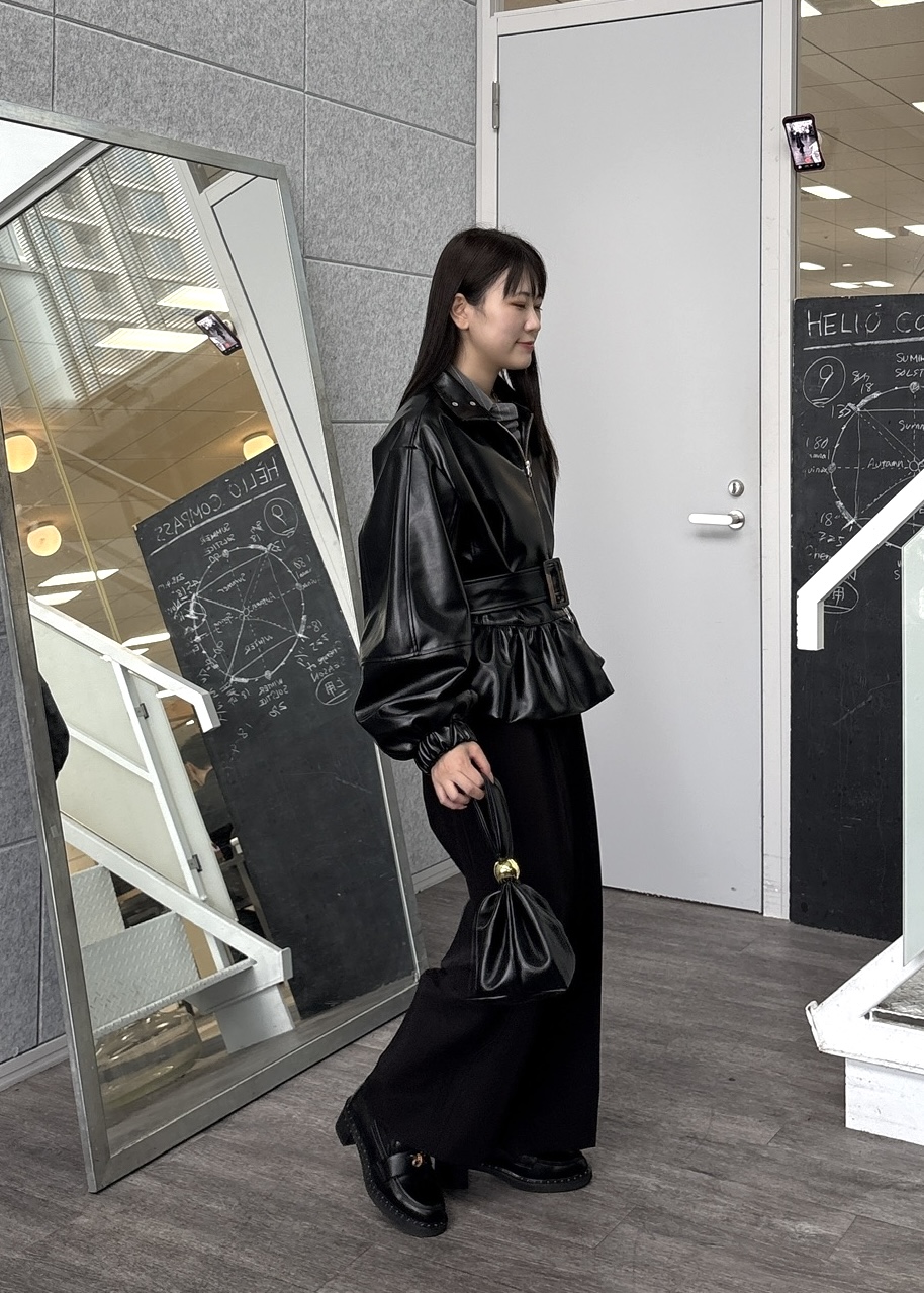 Renoさんの「INDIVI｜センターフリルストライプシャツ」を使ったコーディネート