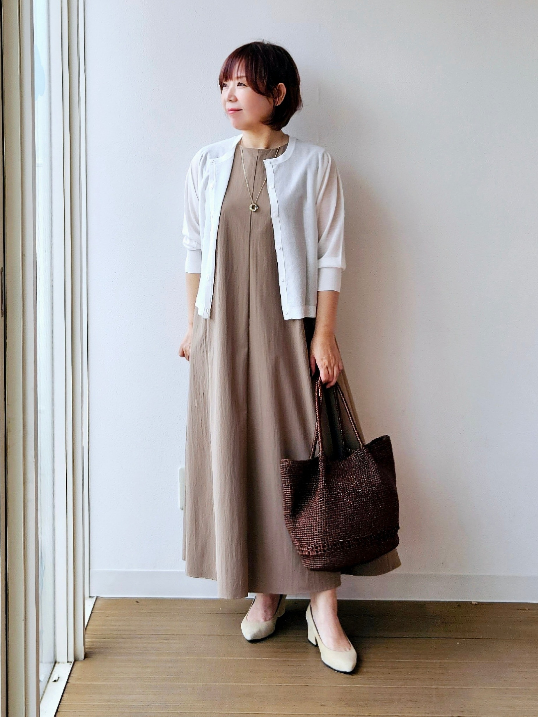 やじまさんの「UNTITLED｜【シアー／軽羽織】ドルマン袖ニットカーディガン」を使ったコーディネート