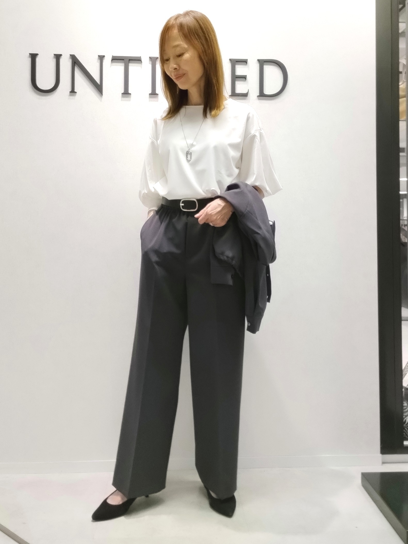もりさんの「UNTITLED｜【楽にきれい見え/体型カバー】パフスリーブジャージトップス」を使ったコーディネート
