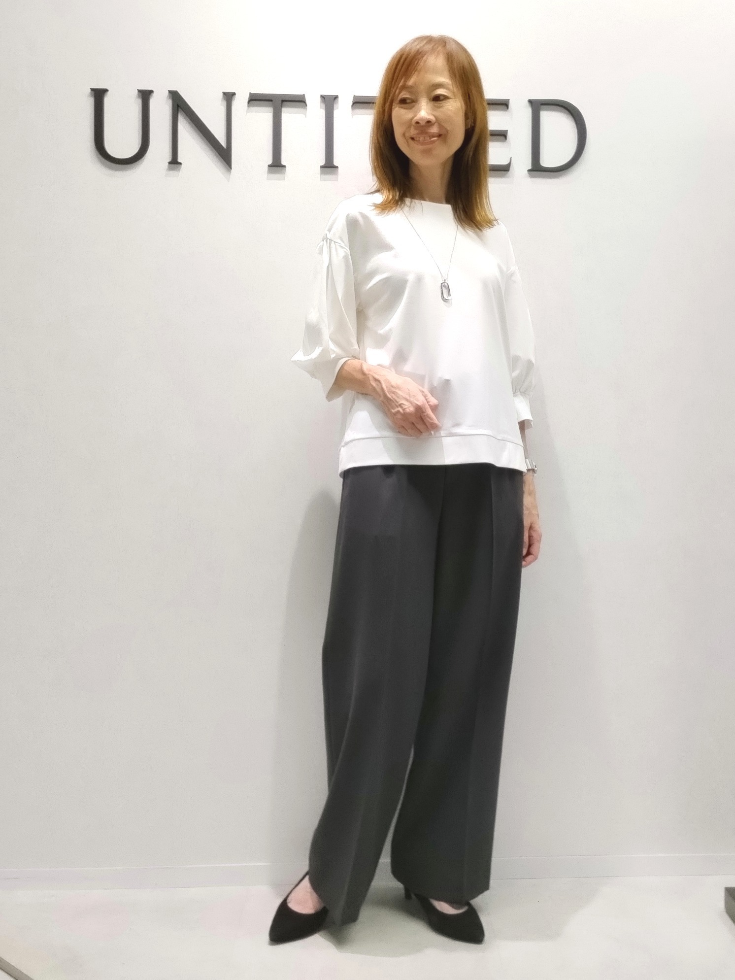 もりさんの「UNTITLED｜【楽にきれい見え/体型カバー】パフスリーブジャージトップス」を使ったコーディネート