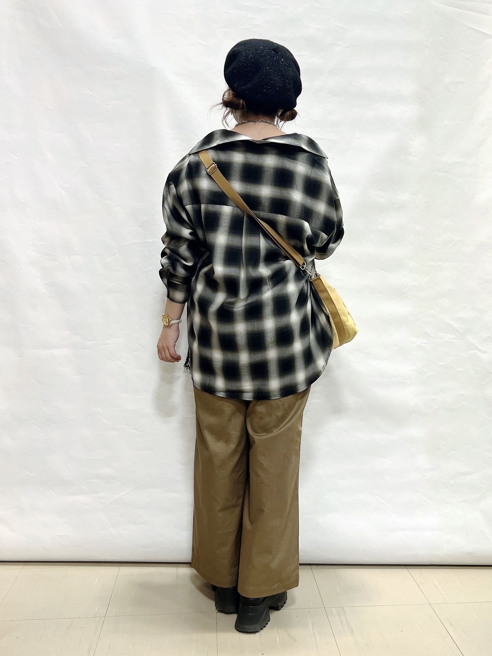 YUIさんの「SHOO･LA･RUE｜【洗濯後しわになりにくい/S-LL】選べる6パターン 羽織としても活躍する ベーシックシャツ」を使ったコーディネート