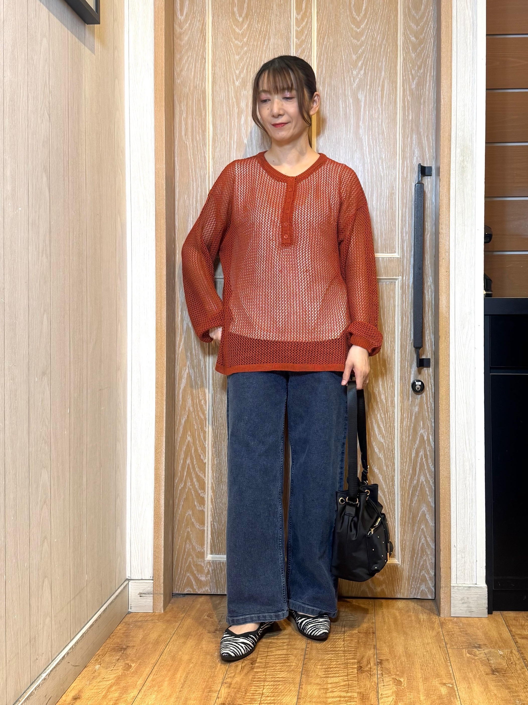 KAORIさんの「SHOO･LA･RUE｜【2点セット/洗濯機可/S-LL】ヘンリーネックメッシュニット+タンクトップセット」を使ったコーディネート