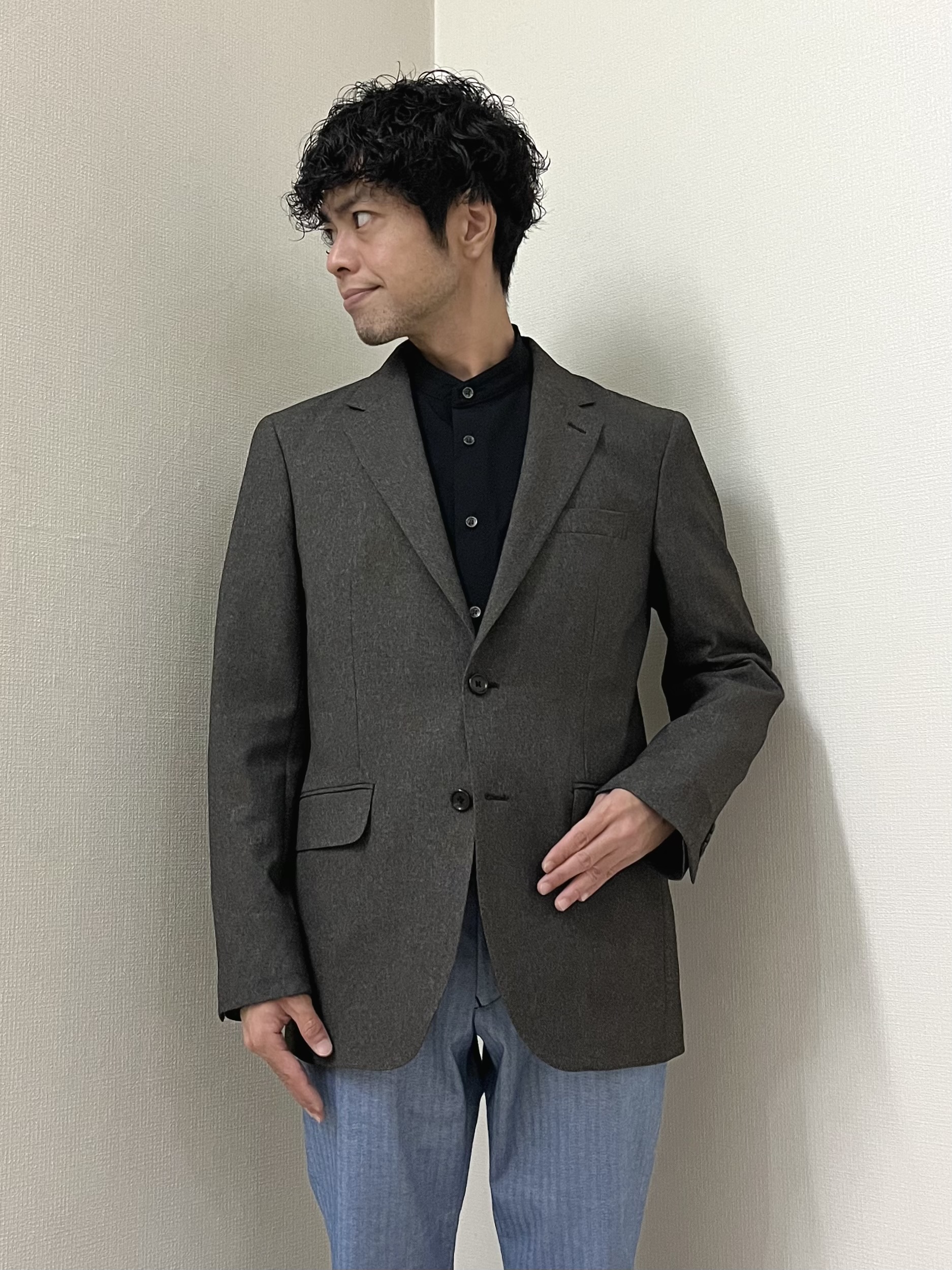 URAさんの「TAKEO KIKUCHI｜ウールライクキャットフット ジャケット」を使ったコーディネート