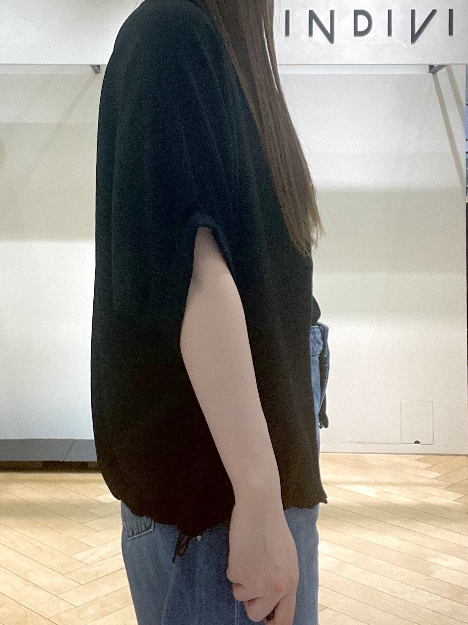 mさんの「INDIVI｜【夏羽織り/着る日傘】ドルマンフォルムブルゾン」を使ったコーディネート