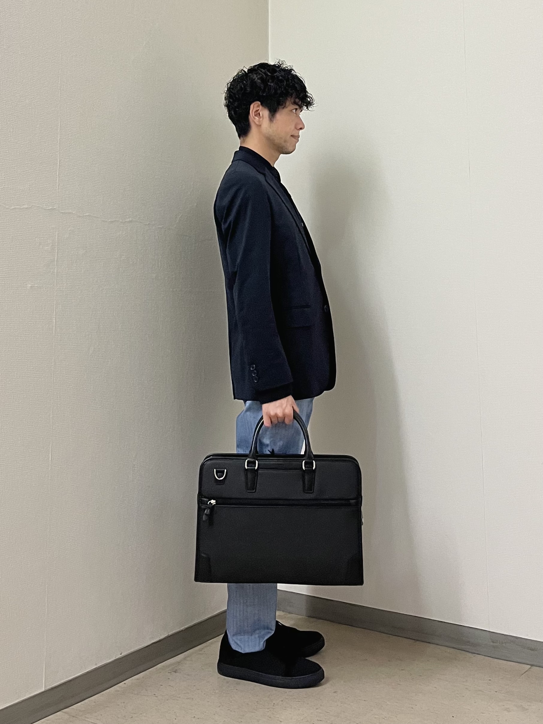 URAさんの「TAKEO KIKUCHI｜【360&deg;ストレッチ／軽量】None Of Stress ライト ジャケット（セットアップ対応）」を使ったコーディネート