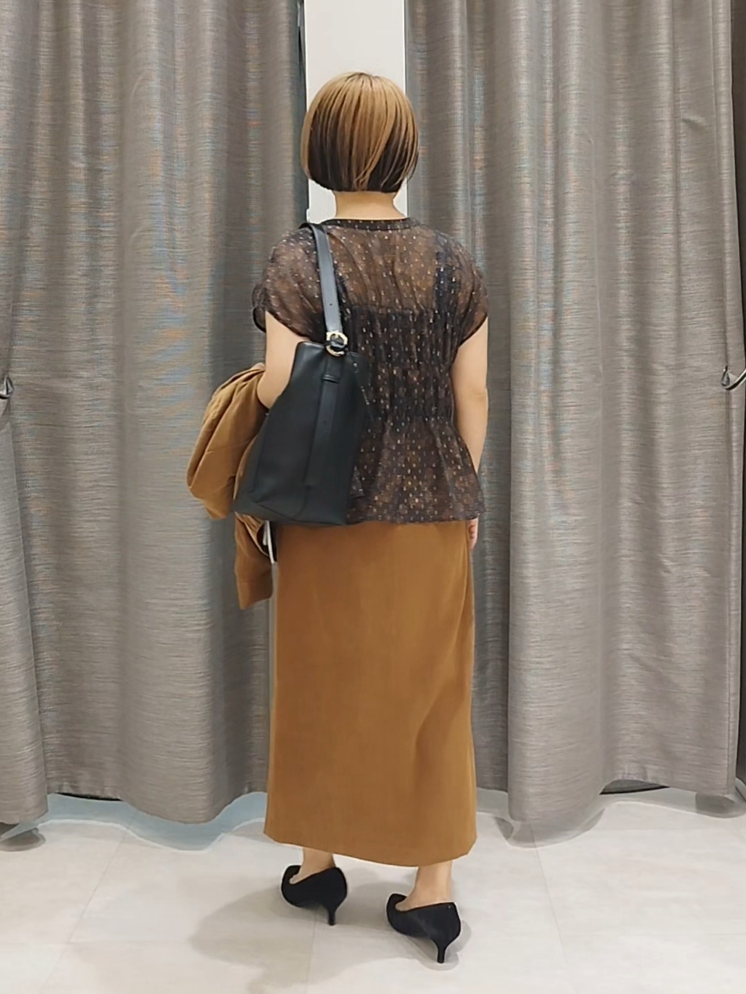 s u g iさんの「UNTITLED｜【秋映え/シアー】ヴィンテージドットブラウス」を使ったコーディネート